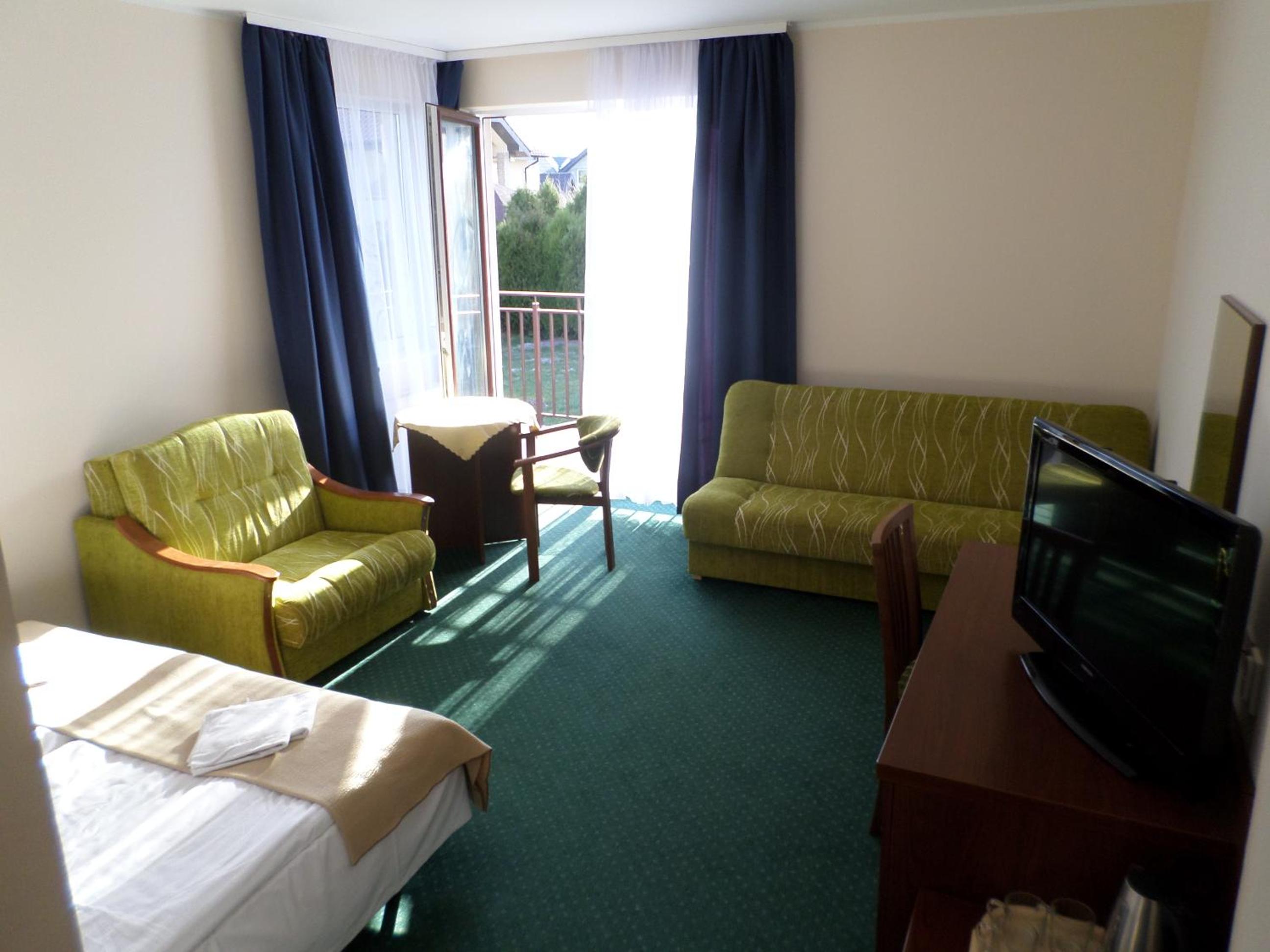 Quadruple Room with Terrace photo 3