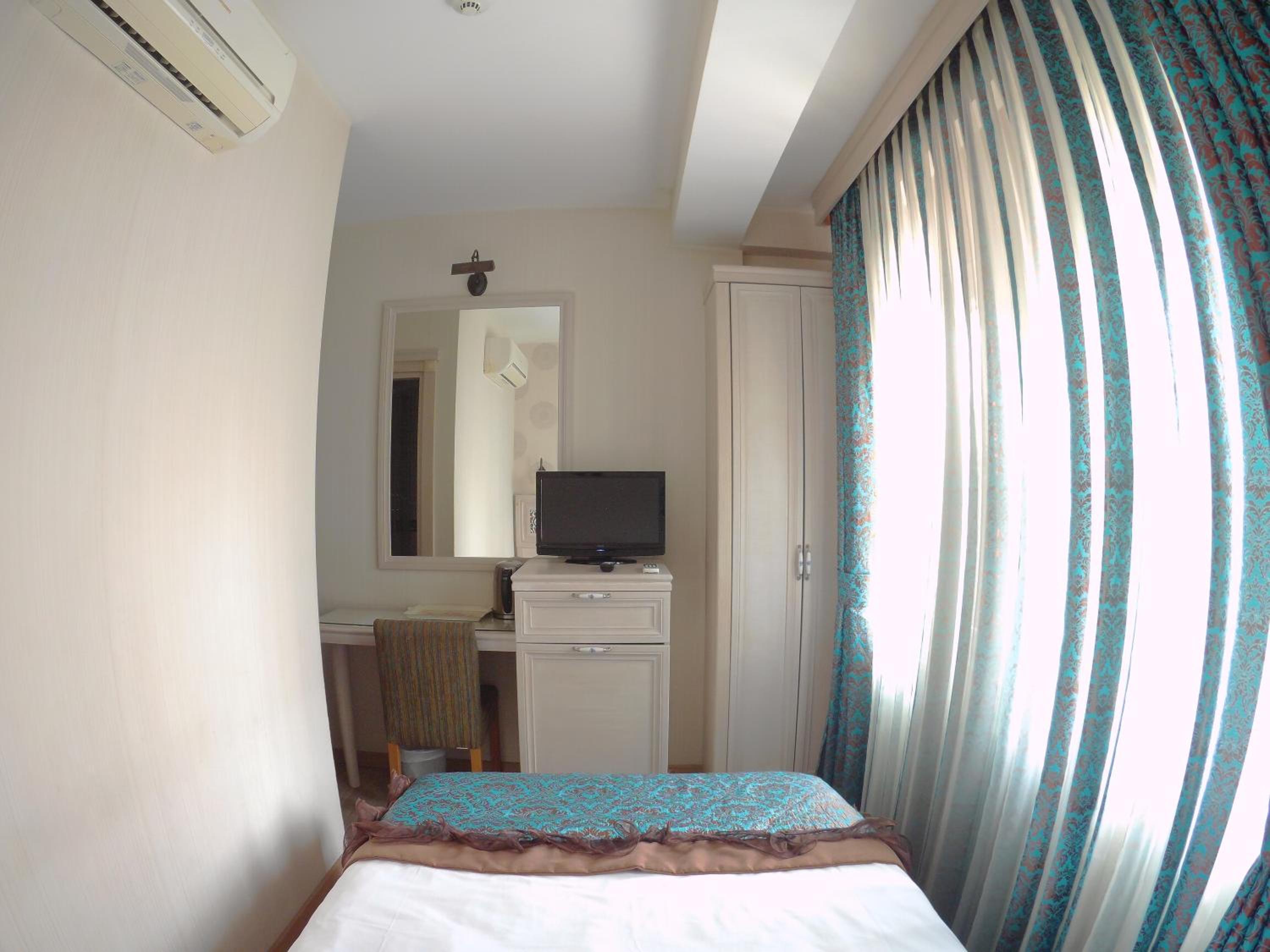 Single Room photo 2