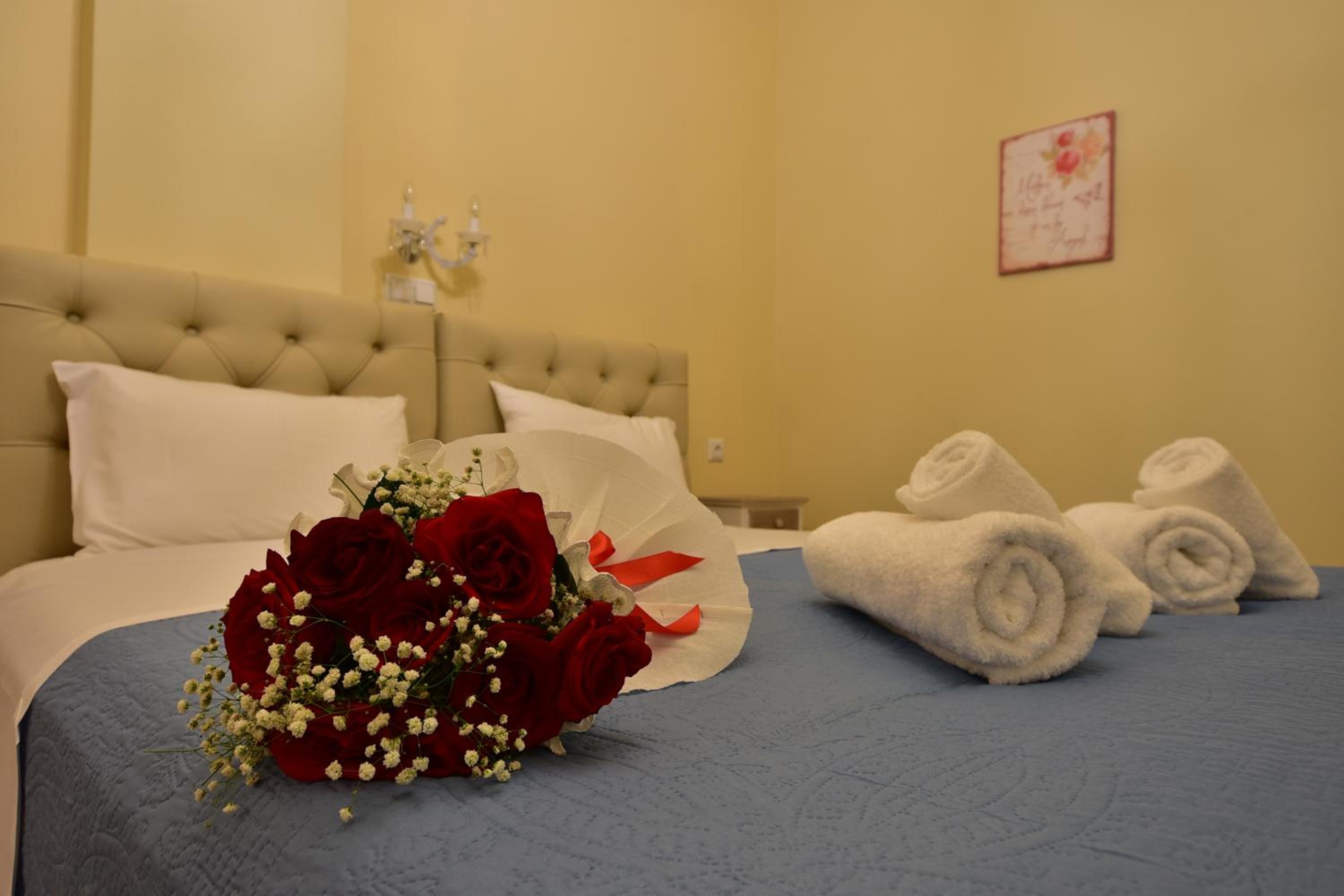 Double Room with Mountain View - Photo 1