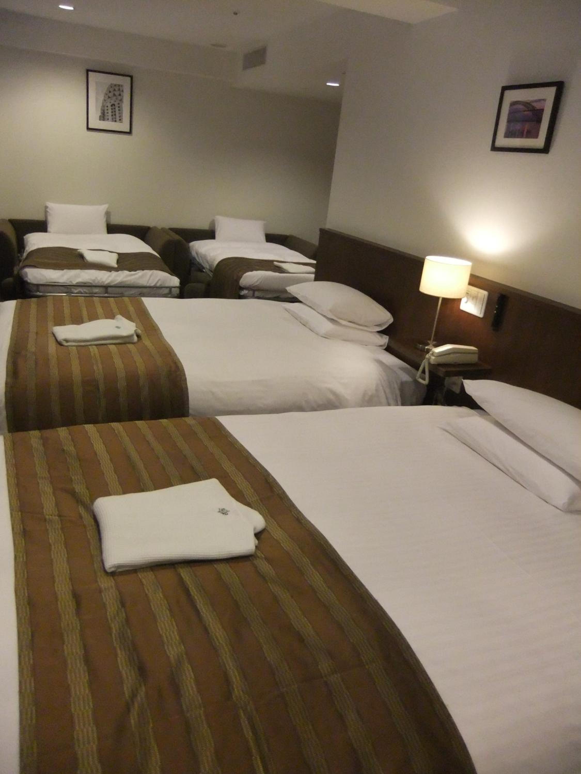 Family Suite - Non-Smoking - Photo 5