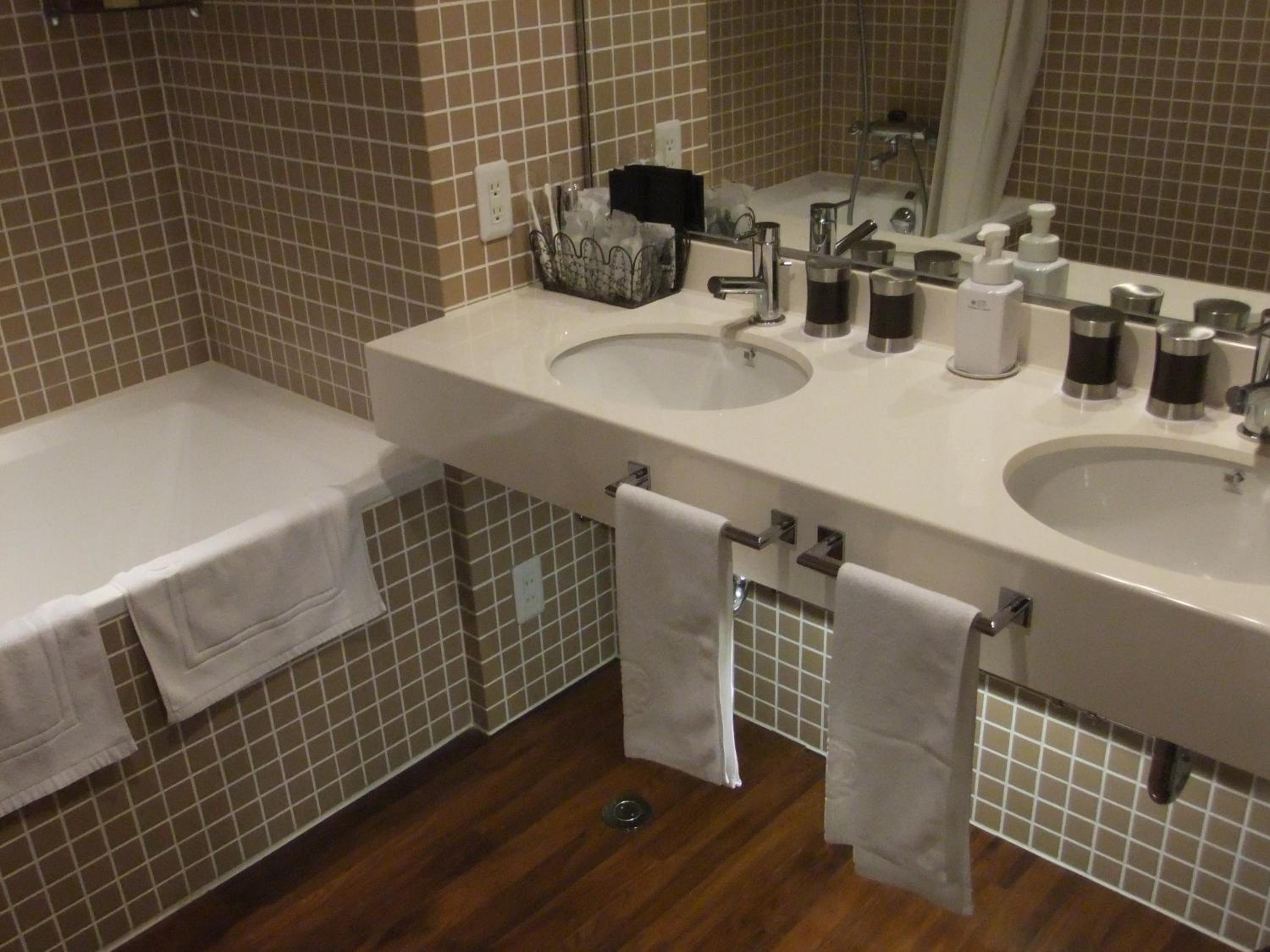 Double Room with Small Double Bed - Non-Smoking - Photo 12