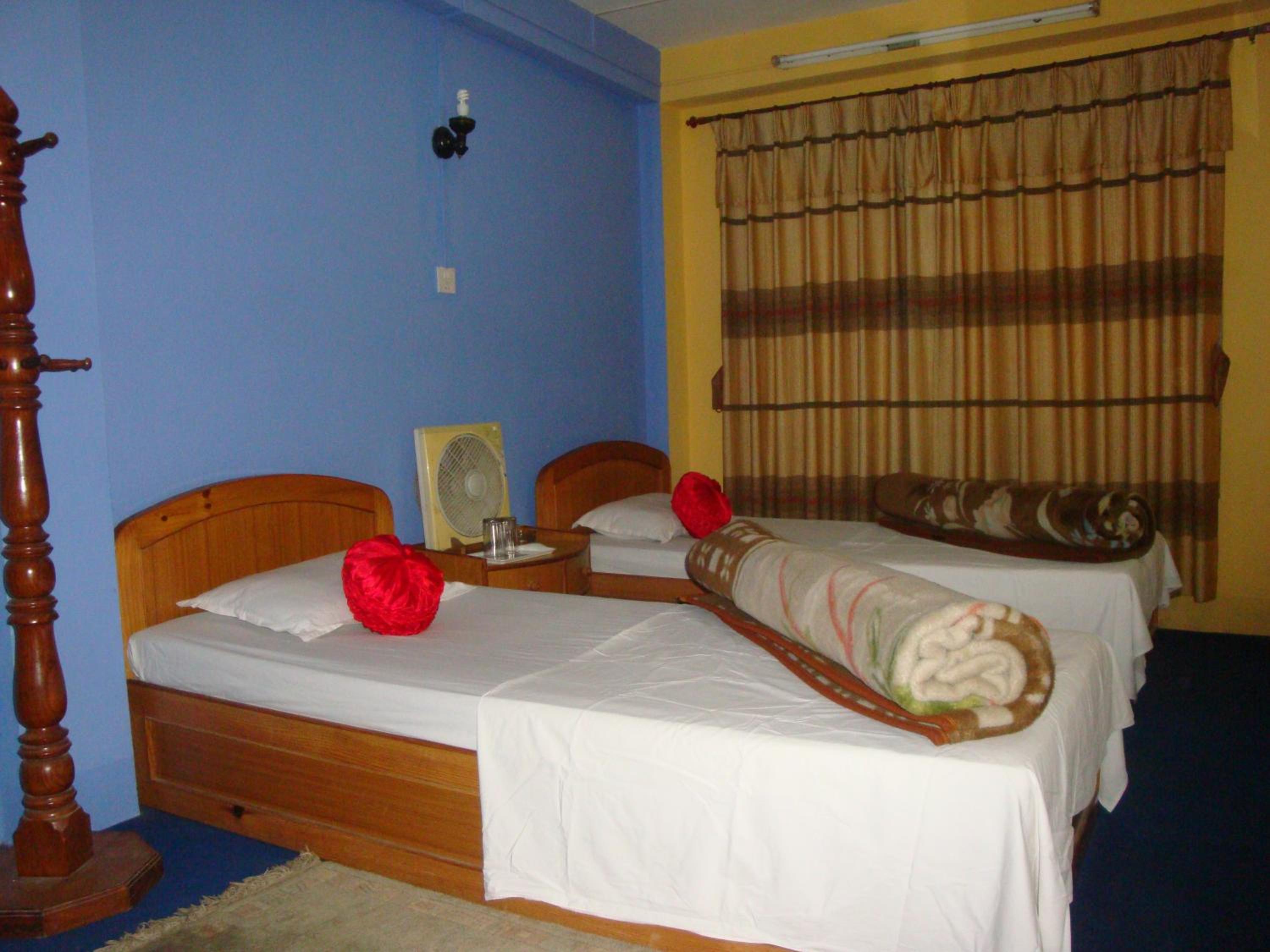 Twin Room with Private External Bathroom photo 2