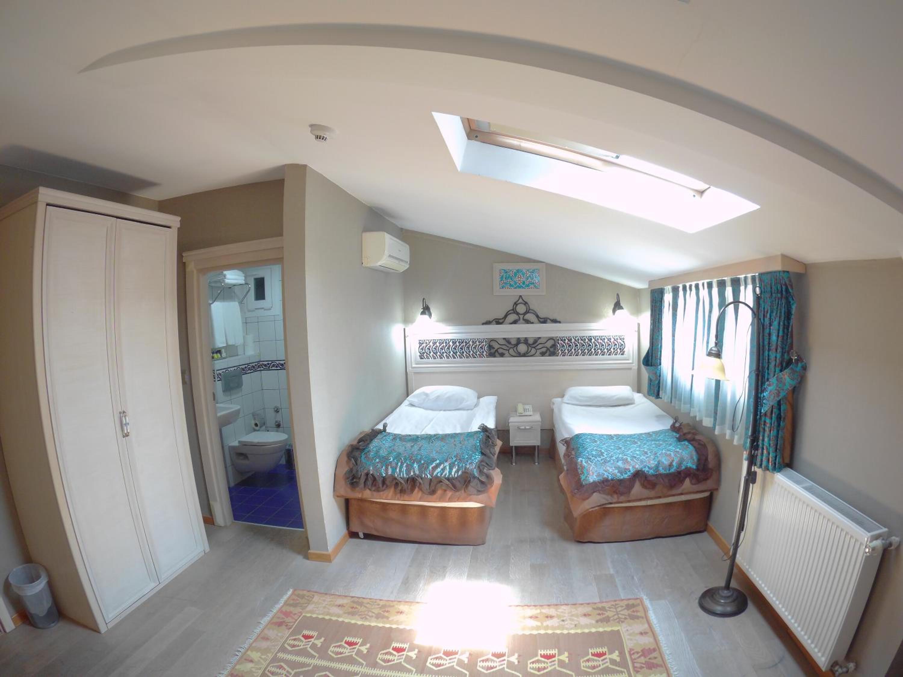 Standard Triple Room photo 2
