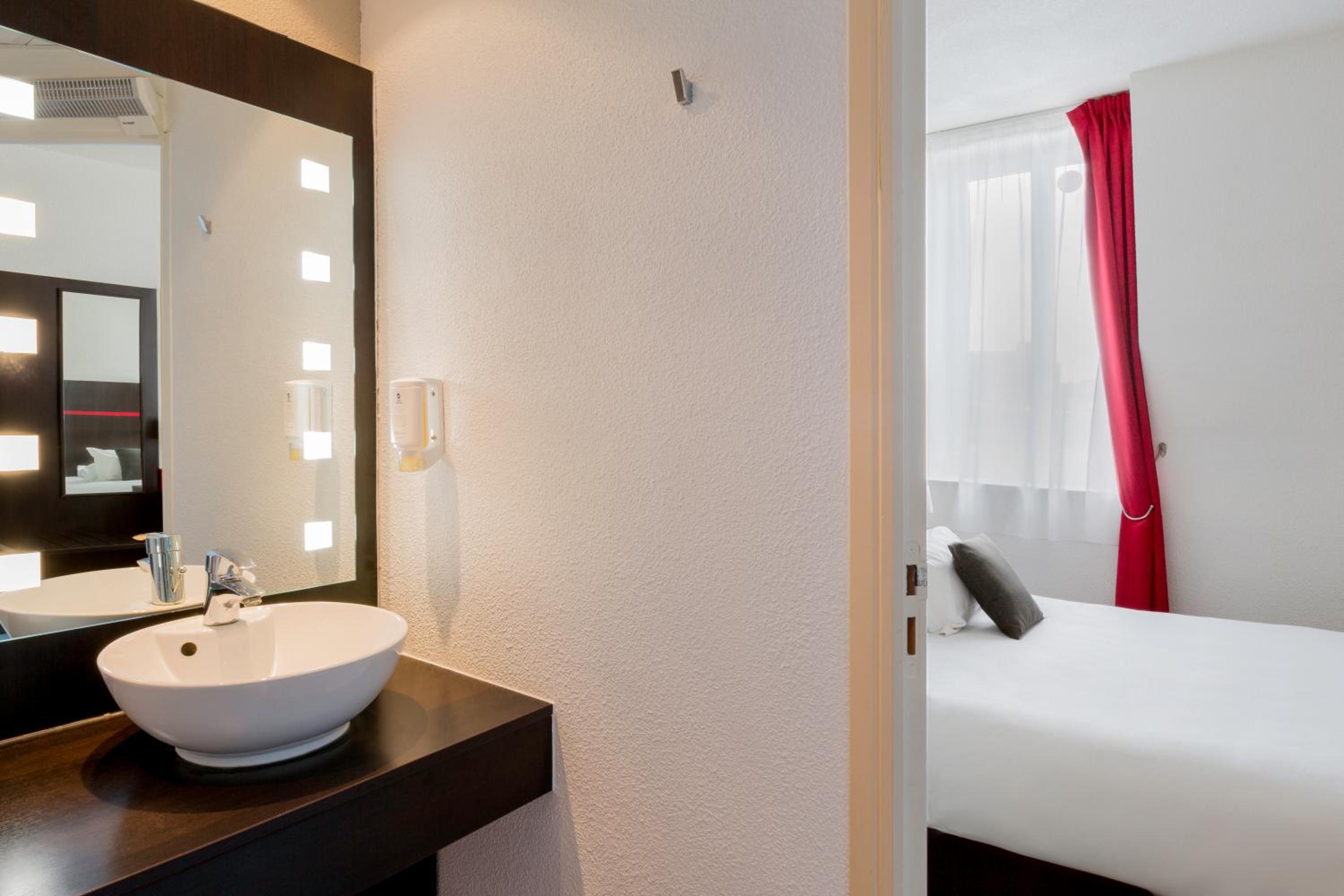 Classic Double Room - Photo 3