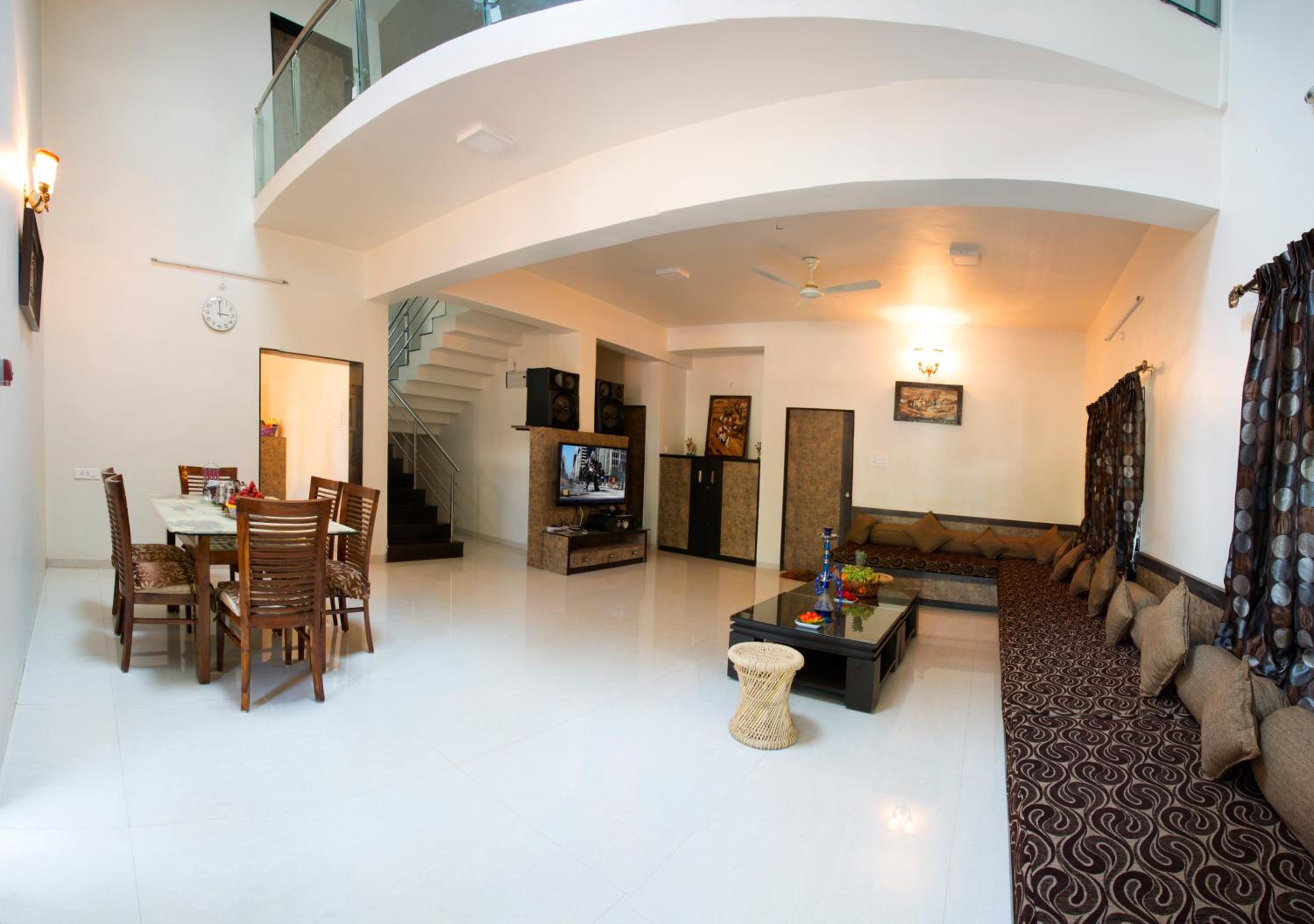 Villa photo 1