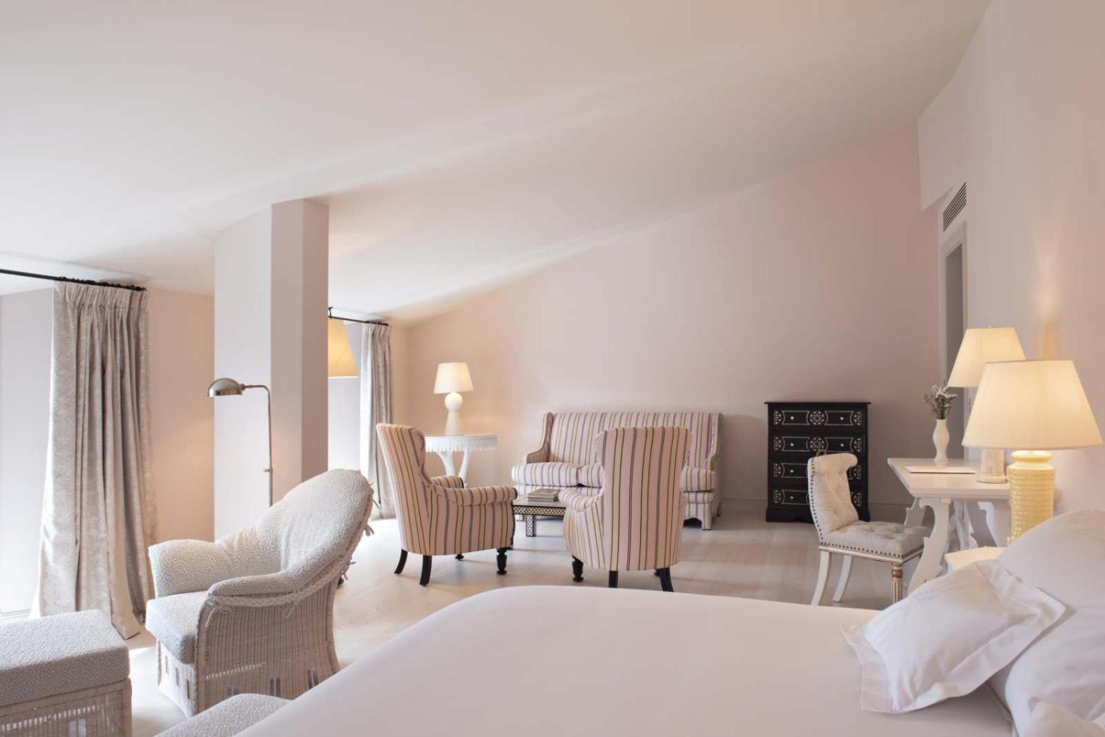 Romantic Penthouse Suite