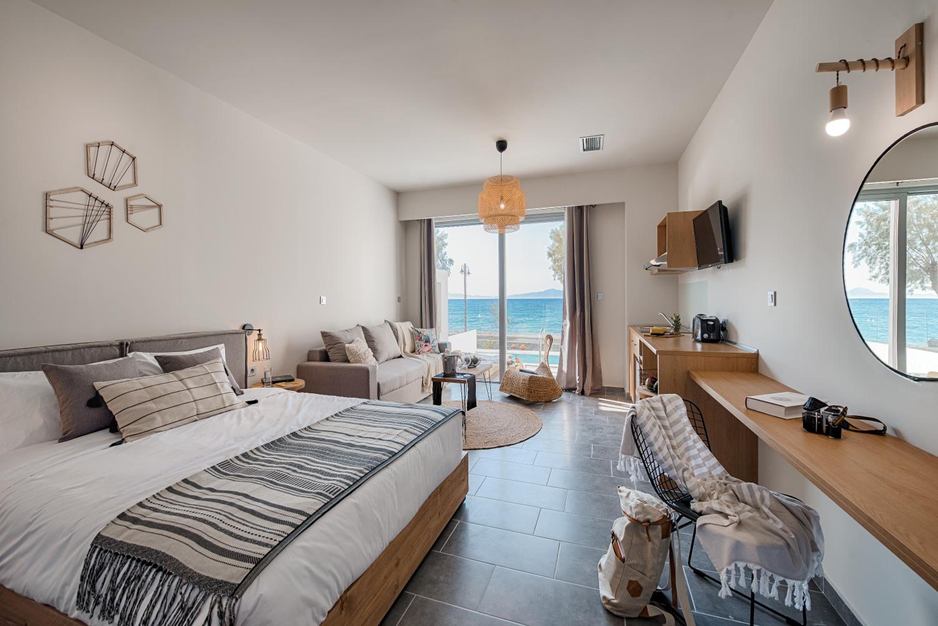 Sea Front Premier Suite with Private Pool