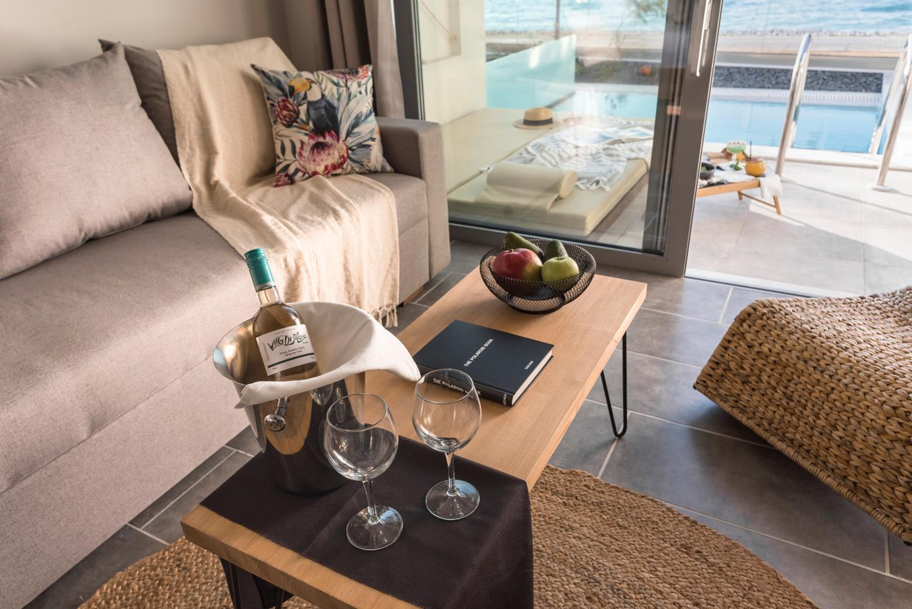 Sea Front Premier Suite with Private Pool thumbnail 6