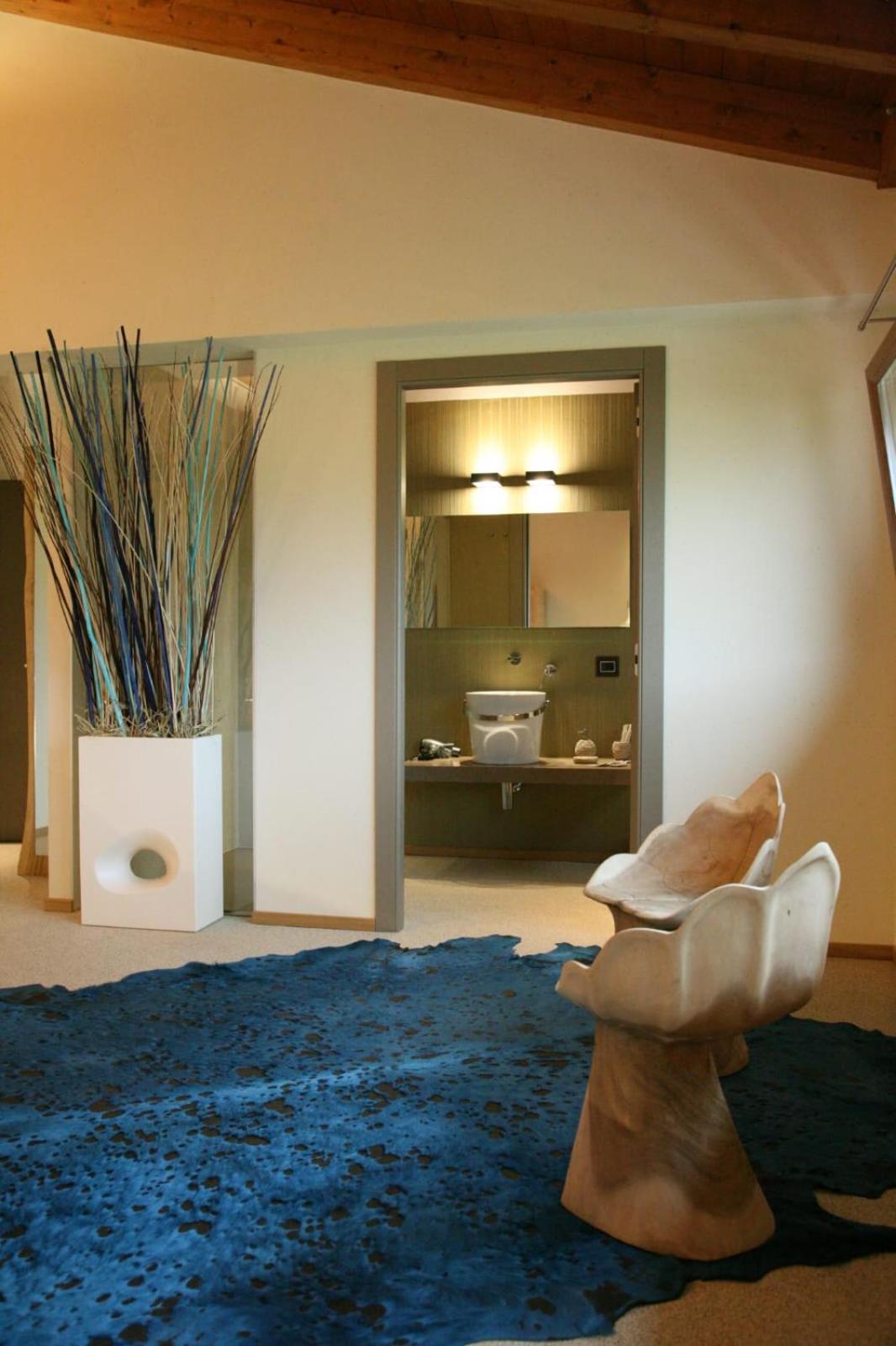 Queen Suite - Photo 13