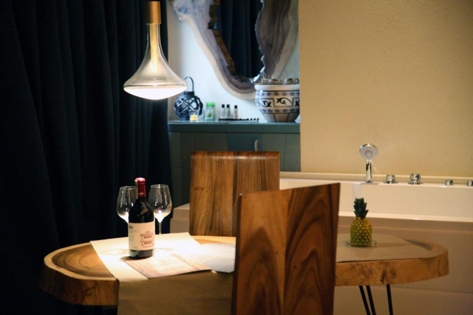 Queen Suite - Photo 7