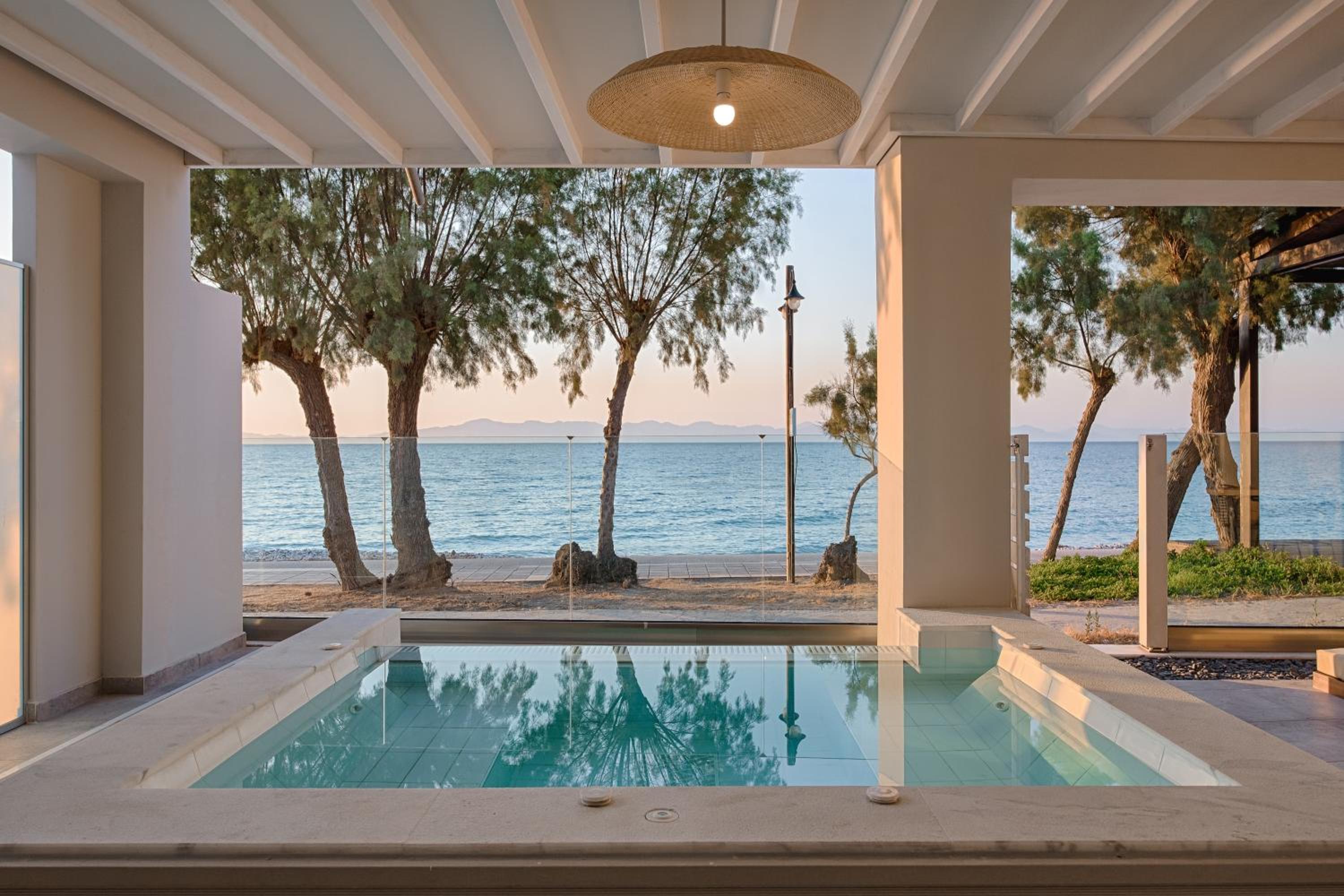 Sea Front Premier Suite with Jetted Pool