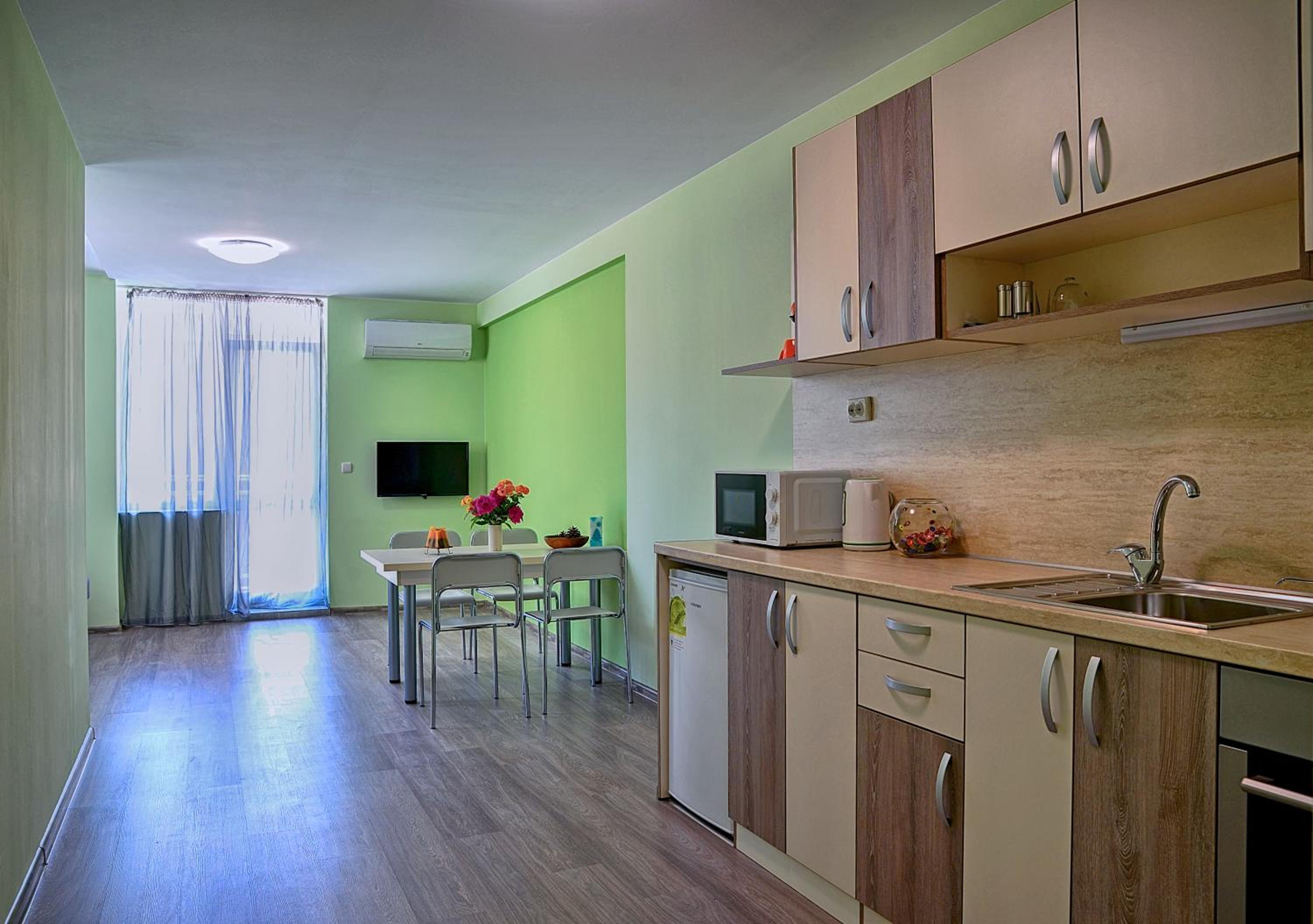One-Bedroom Apartment with Balcony