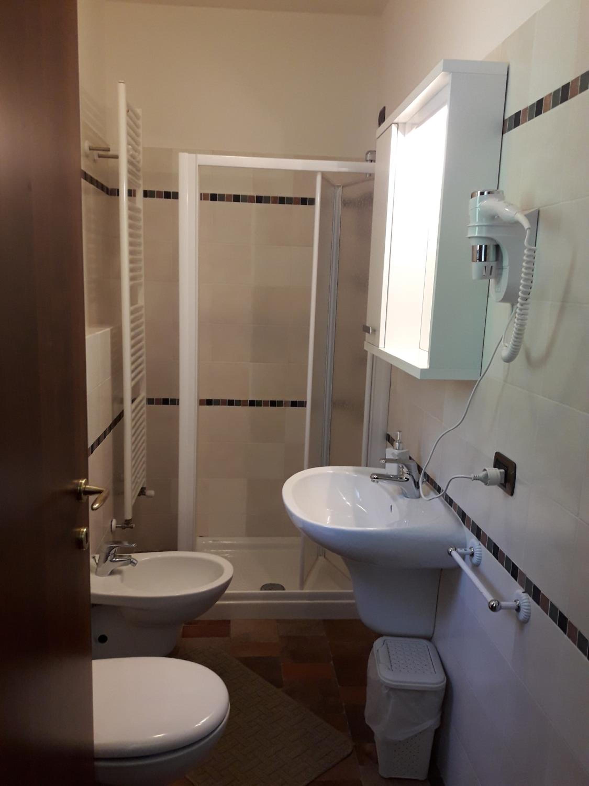Double Room With Private Bathroom photo 3