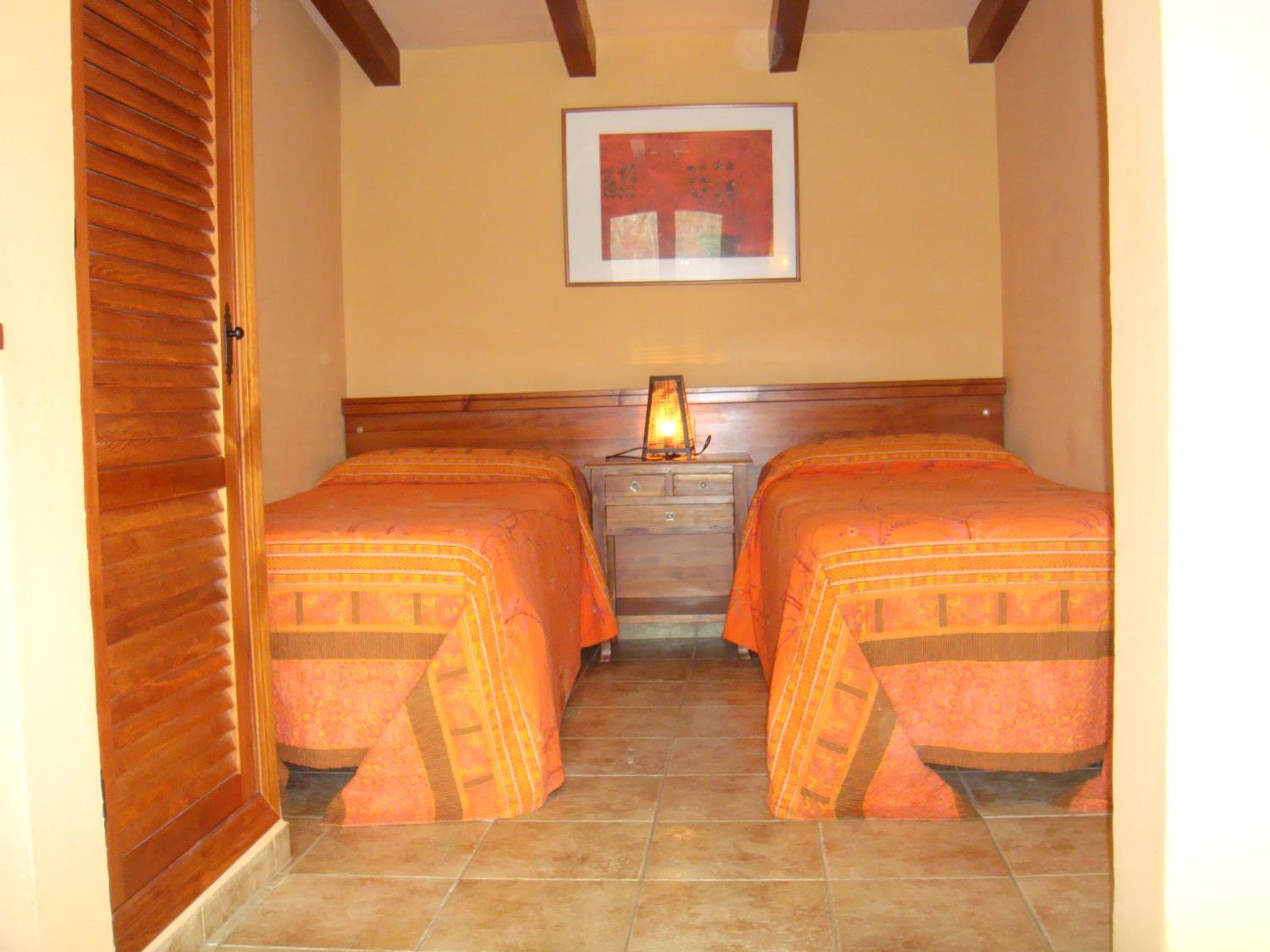 Apartamento de un dormitorio con habitación doble.