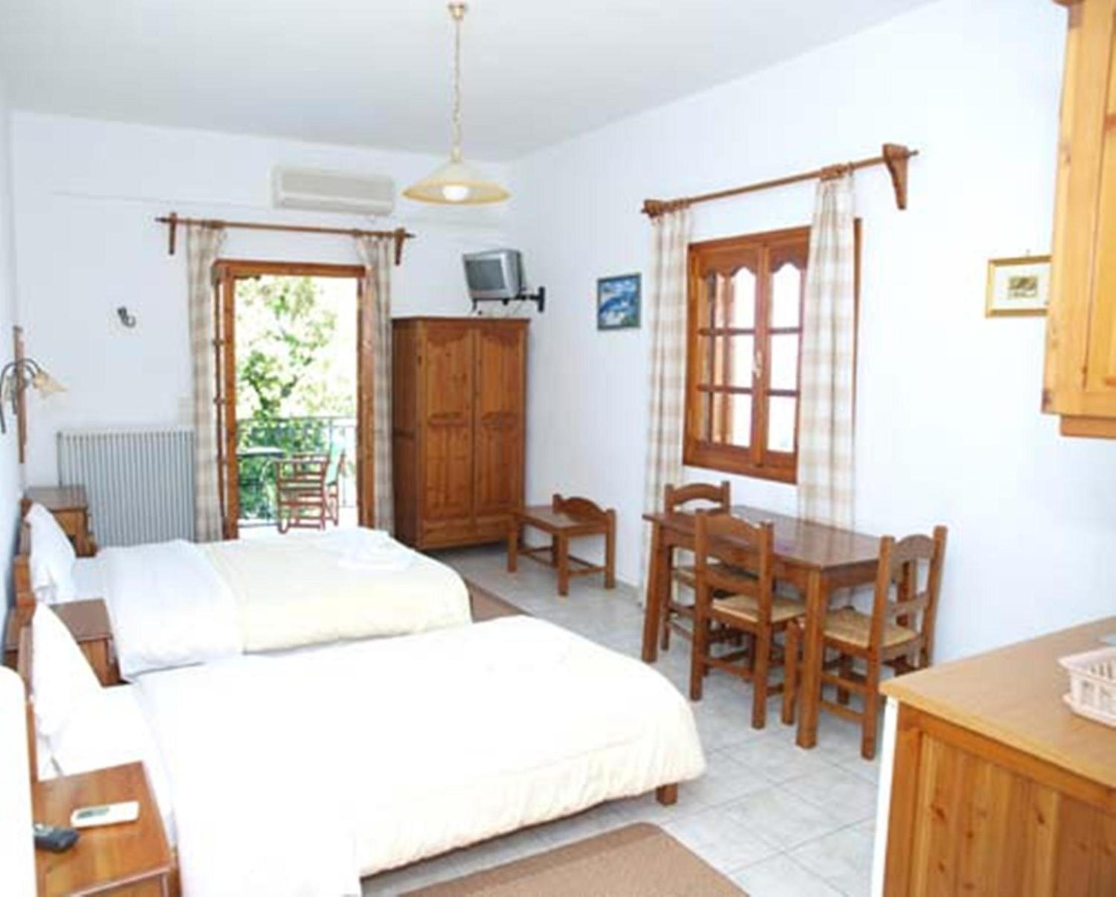 Triple Room with Sea View photo 1