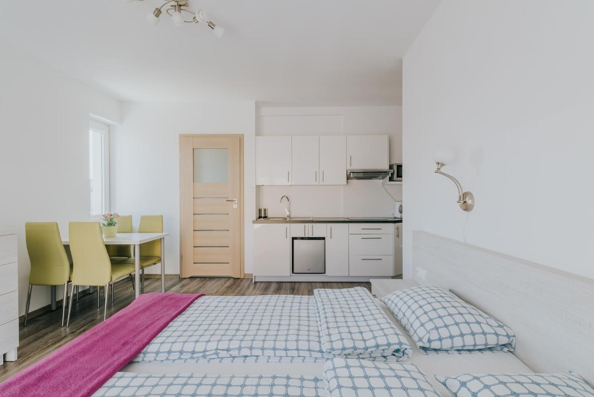 Apartment photo 2