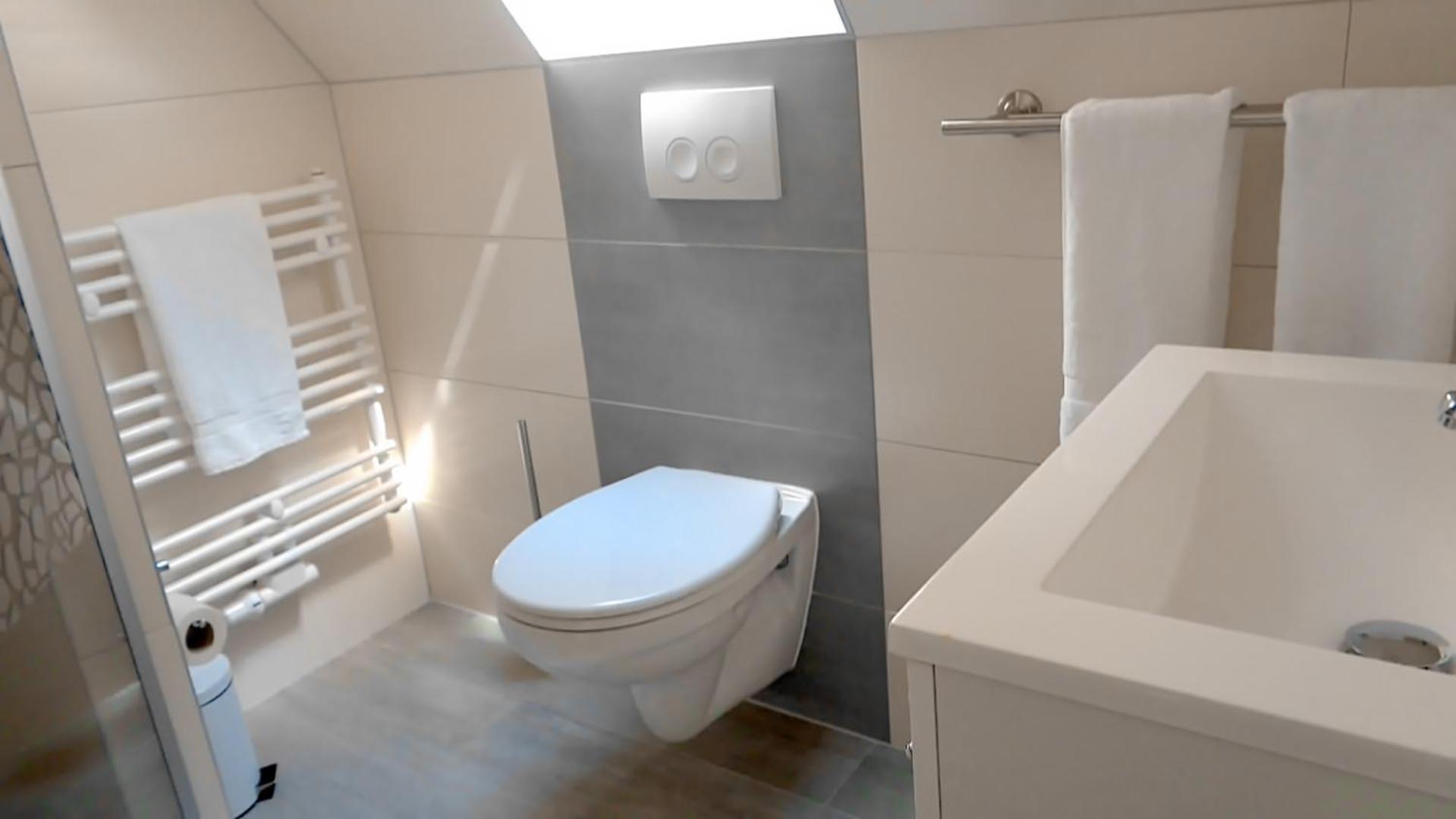 Double Room with Private Bathroom - Photo 3