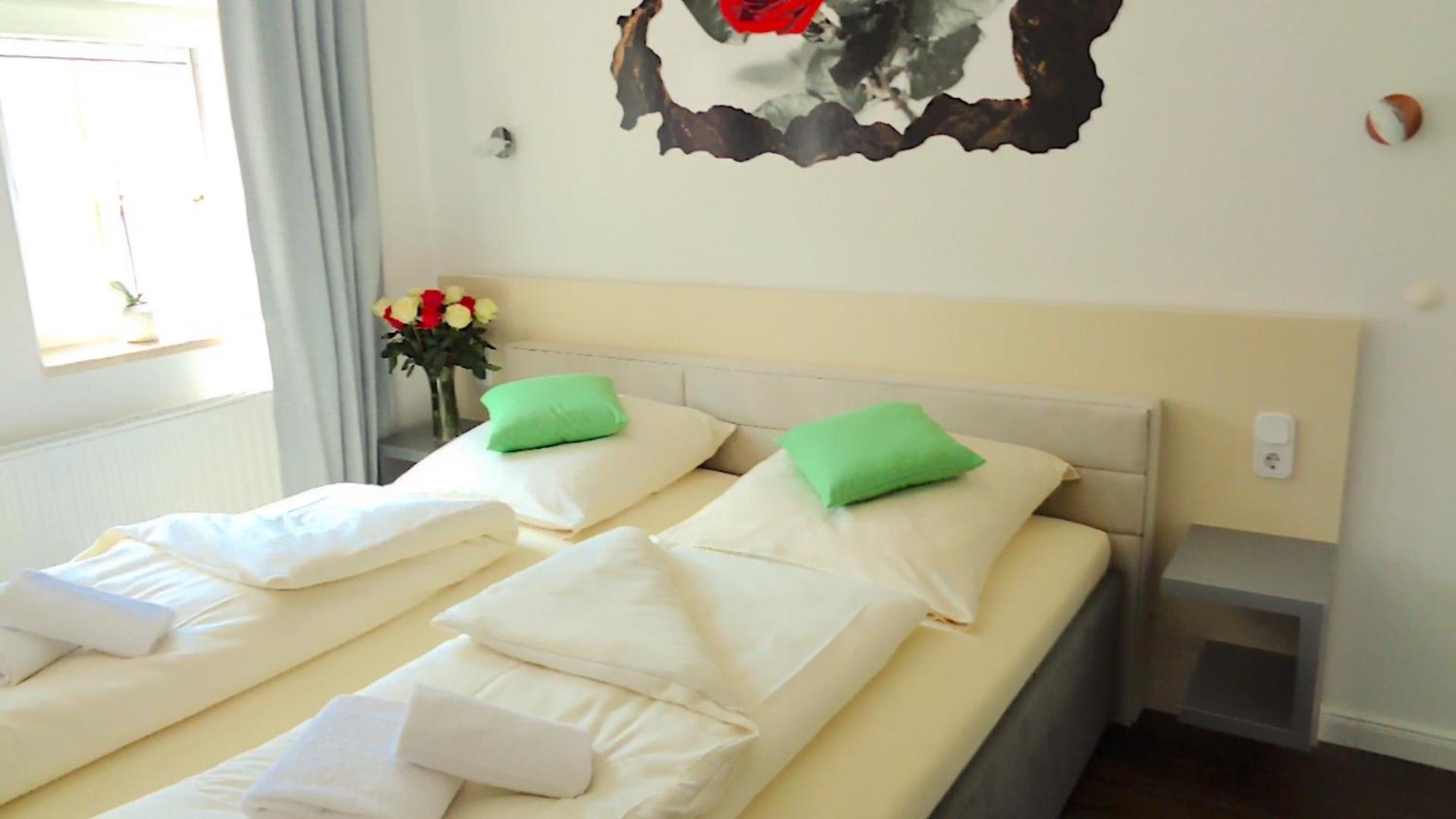 Double Room with Private Bathroom - Photo 1