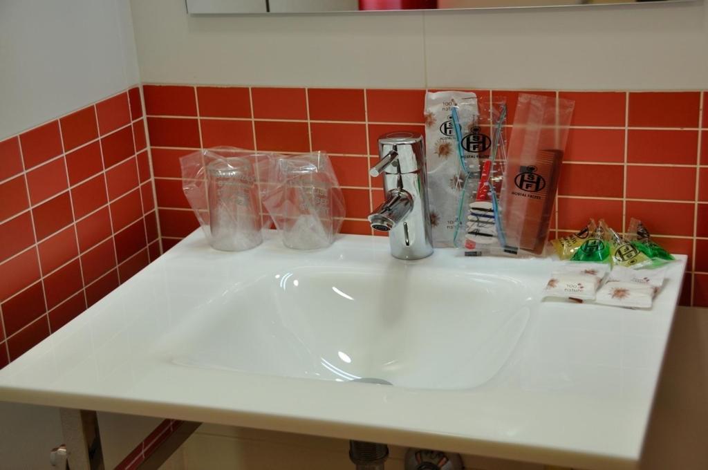 Superior Single Room with Private Bathroom photo 3