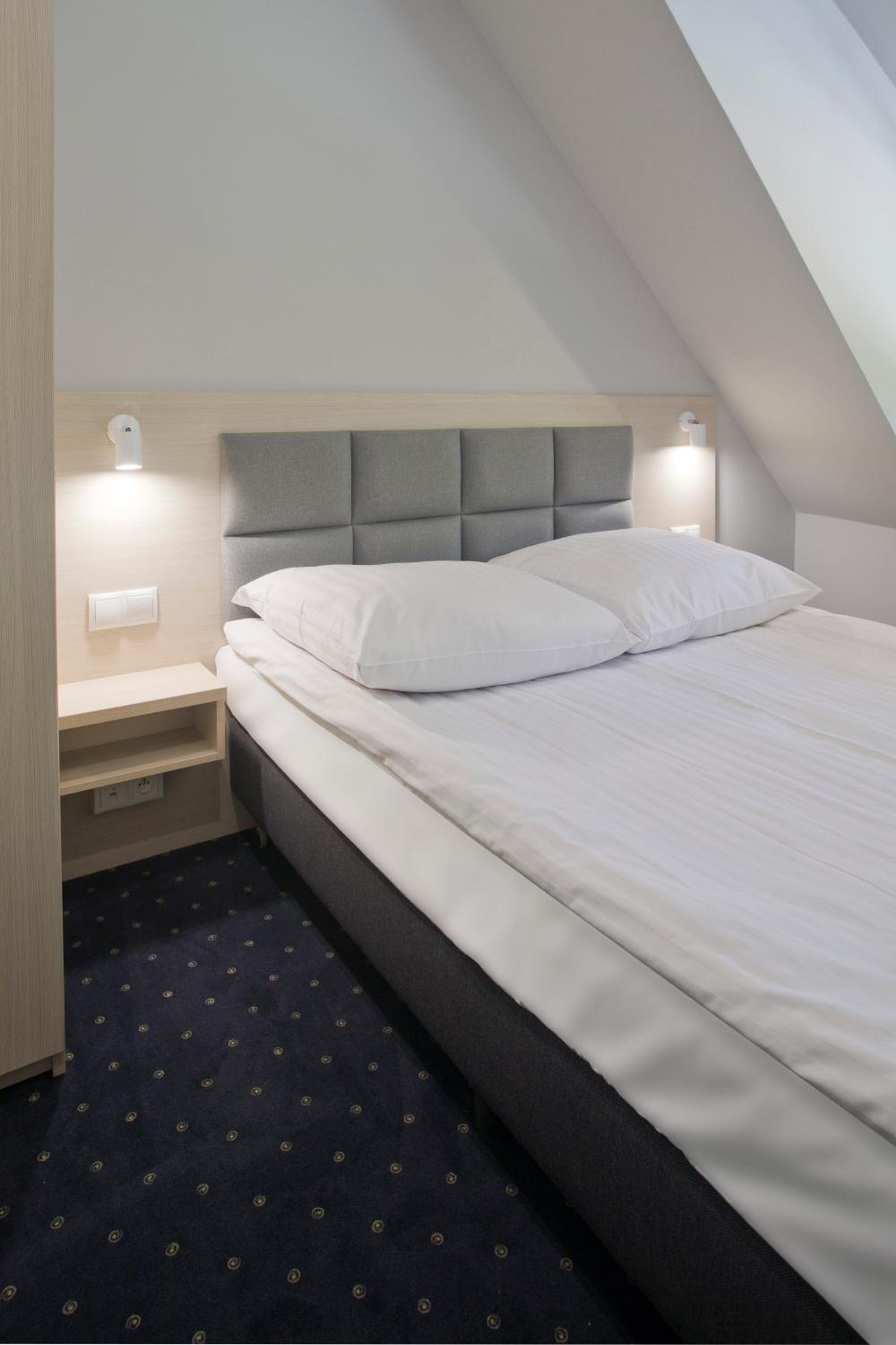 Double Room - Photo 11