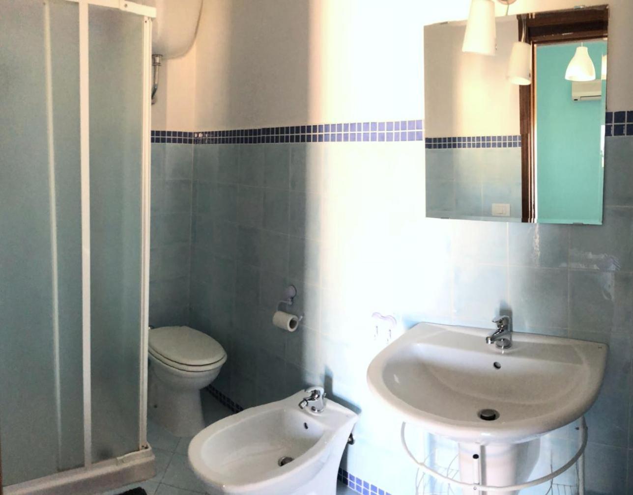 Double Room with Balcony - Photo 3