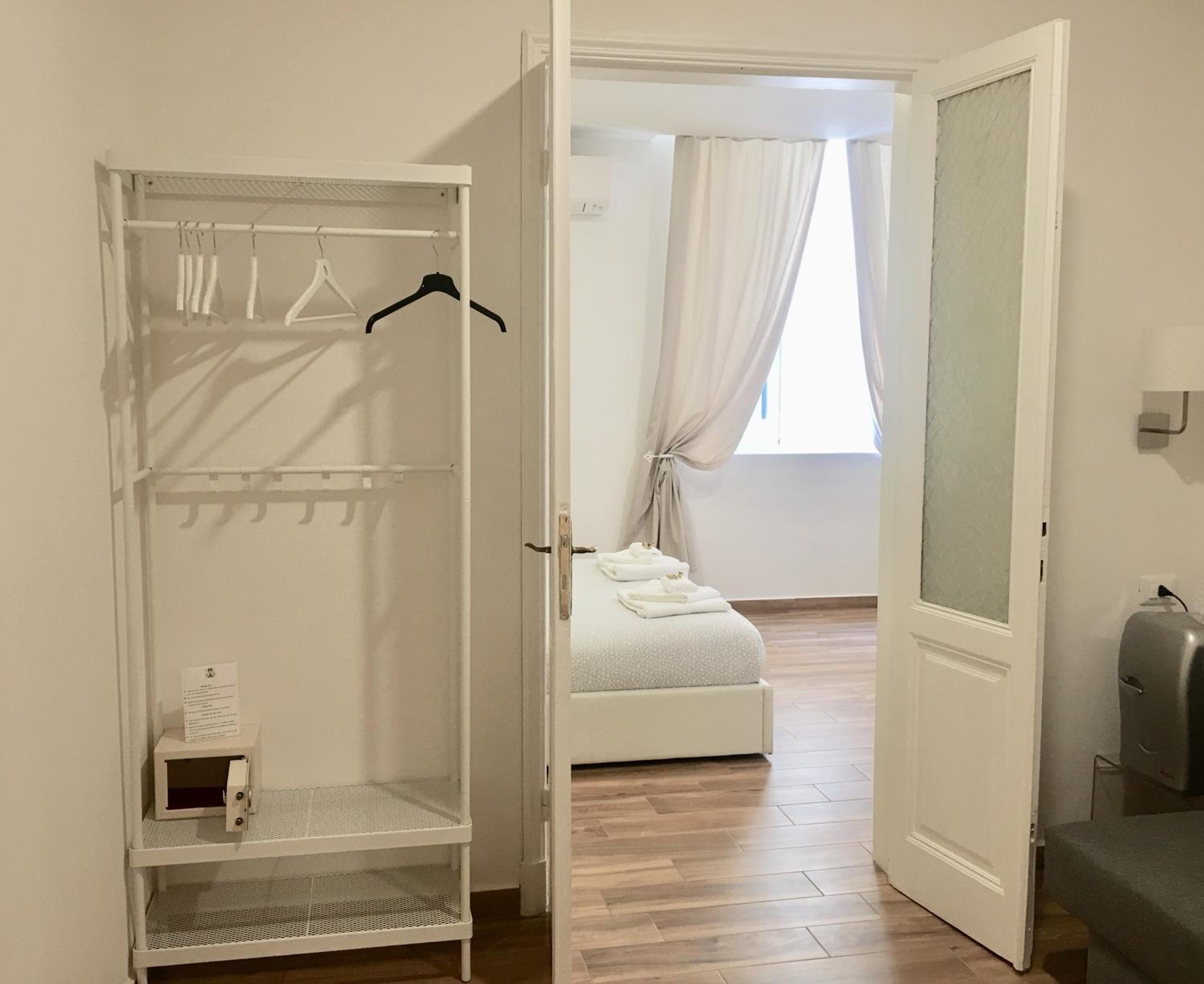 Deluxe King Room photo 3