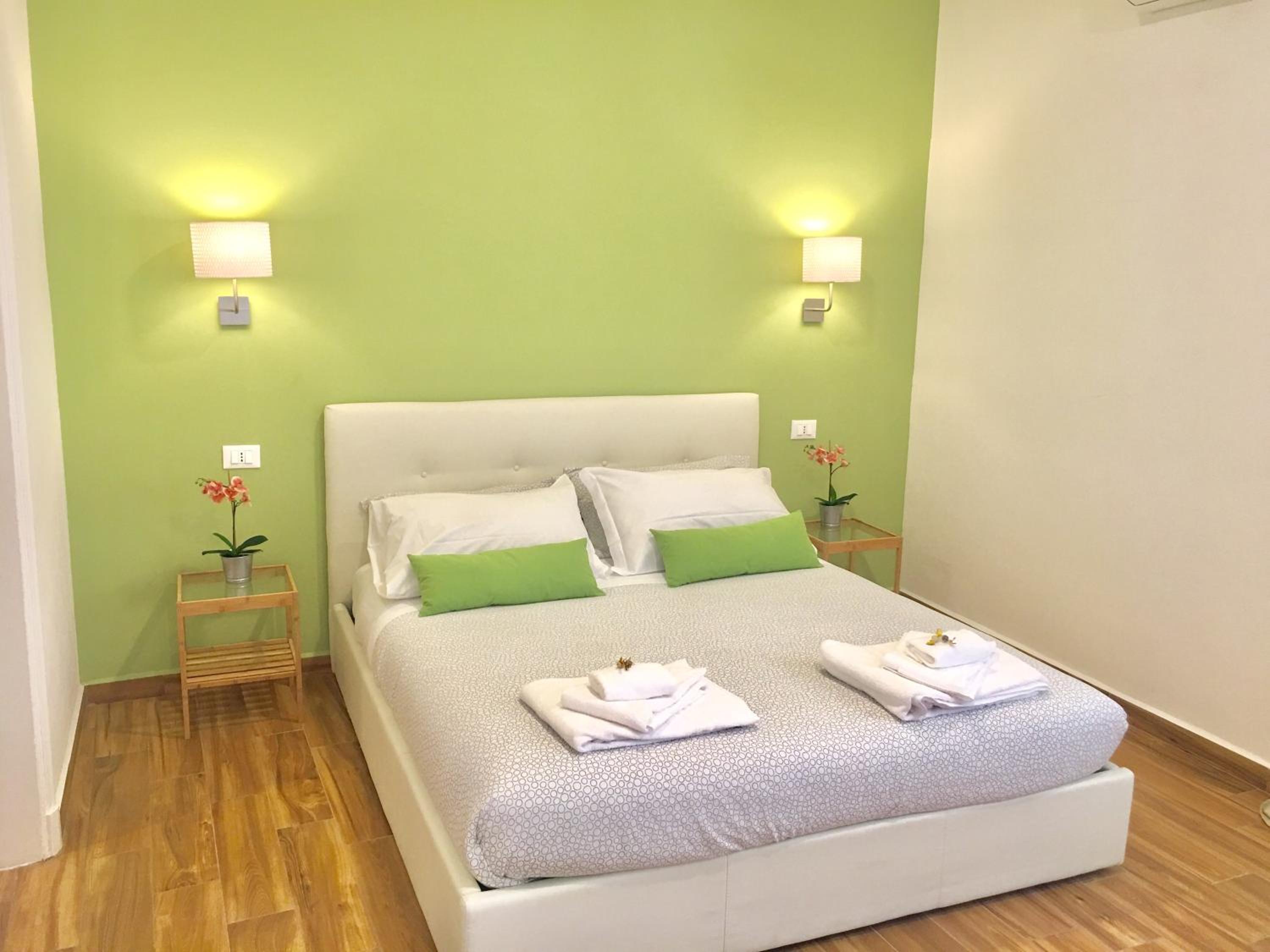 Deluxe King Room photo 2