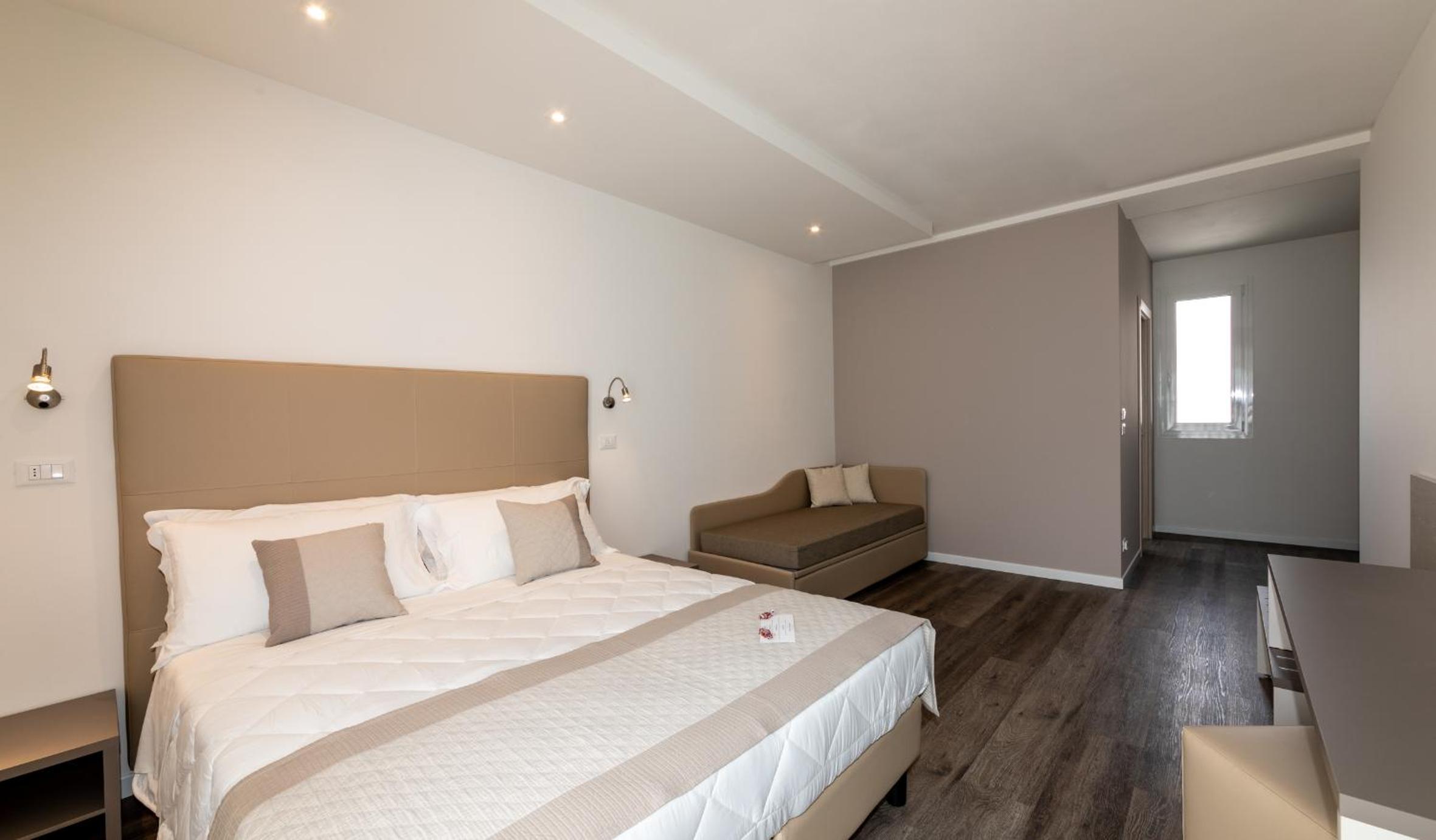 Suite with Terrace photo 3