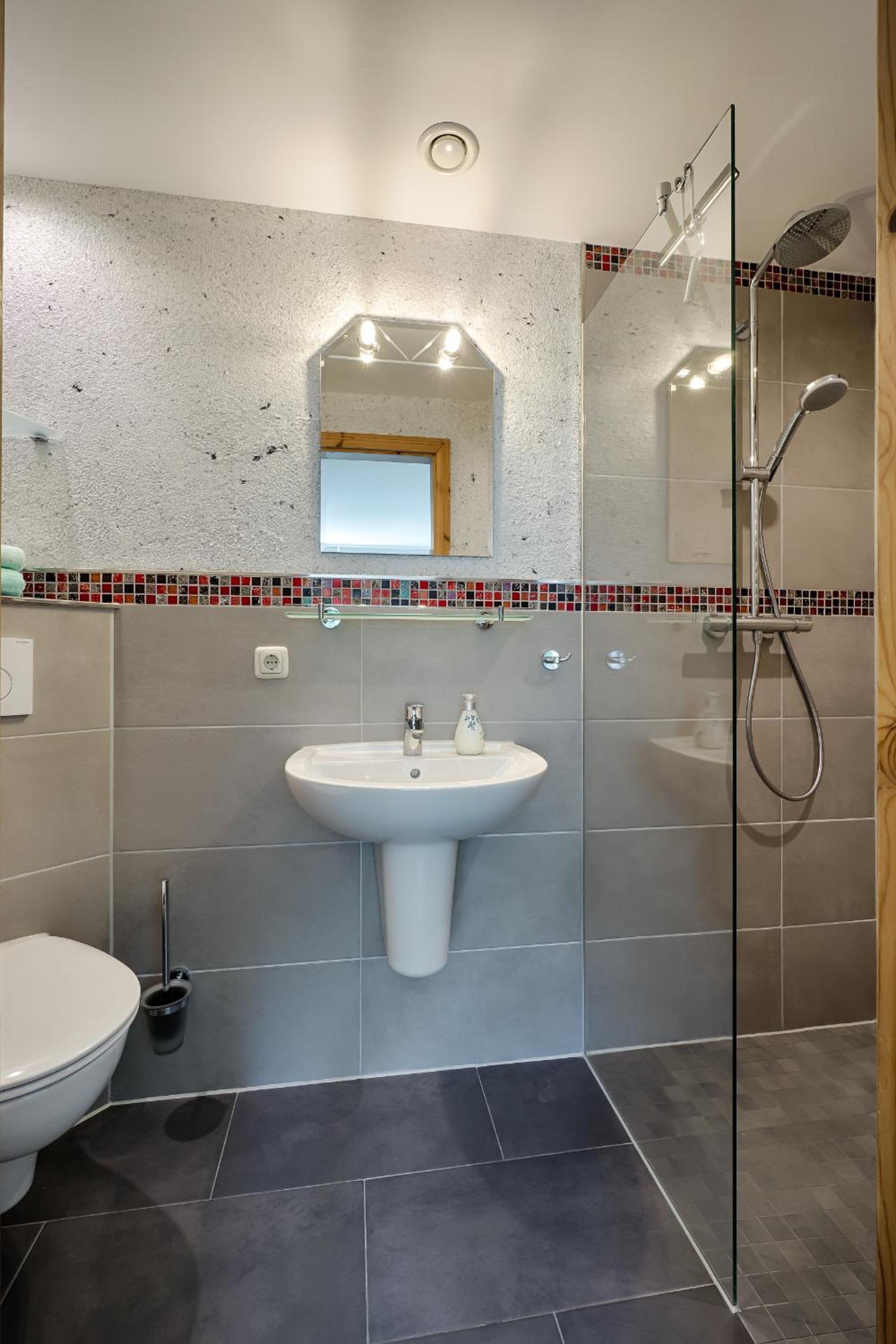 Budget Double Room photo 2