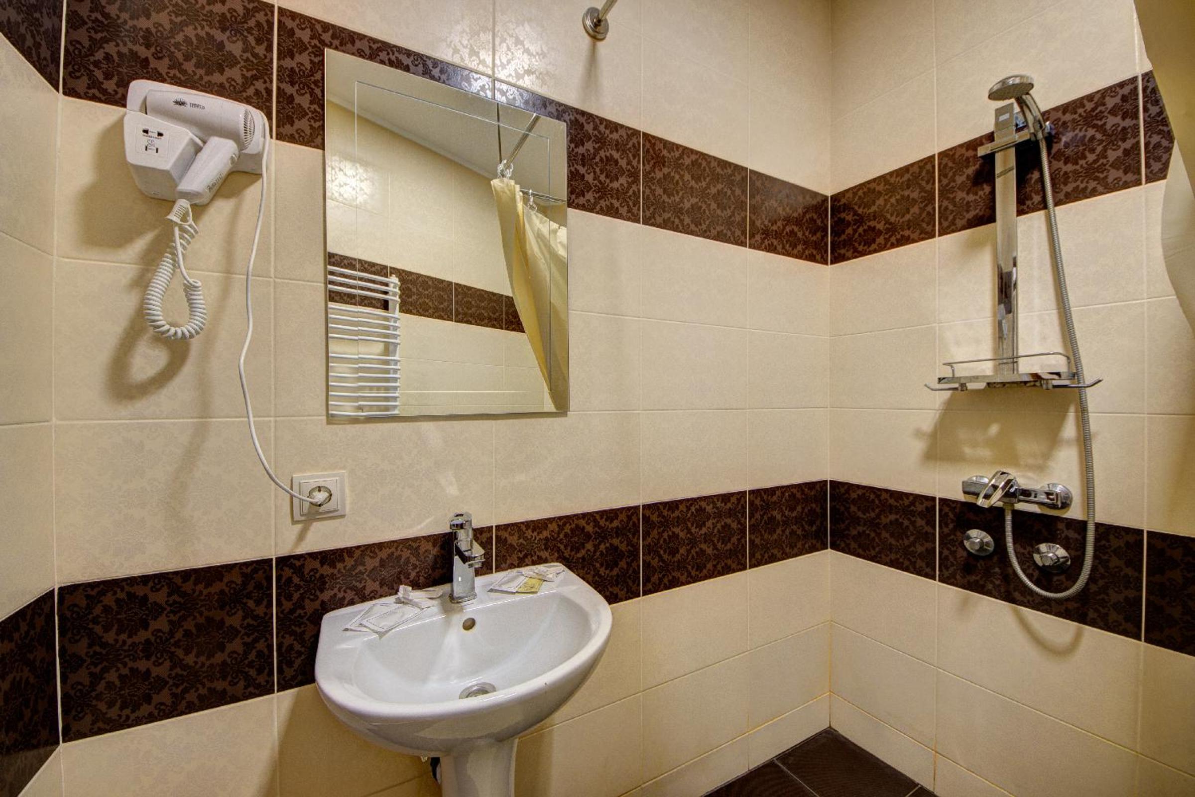 Standard Double or Twin Room photo 2