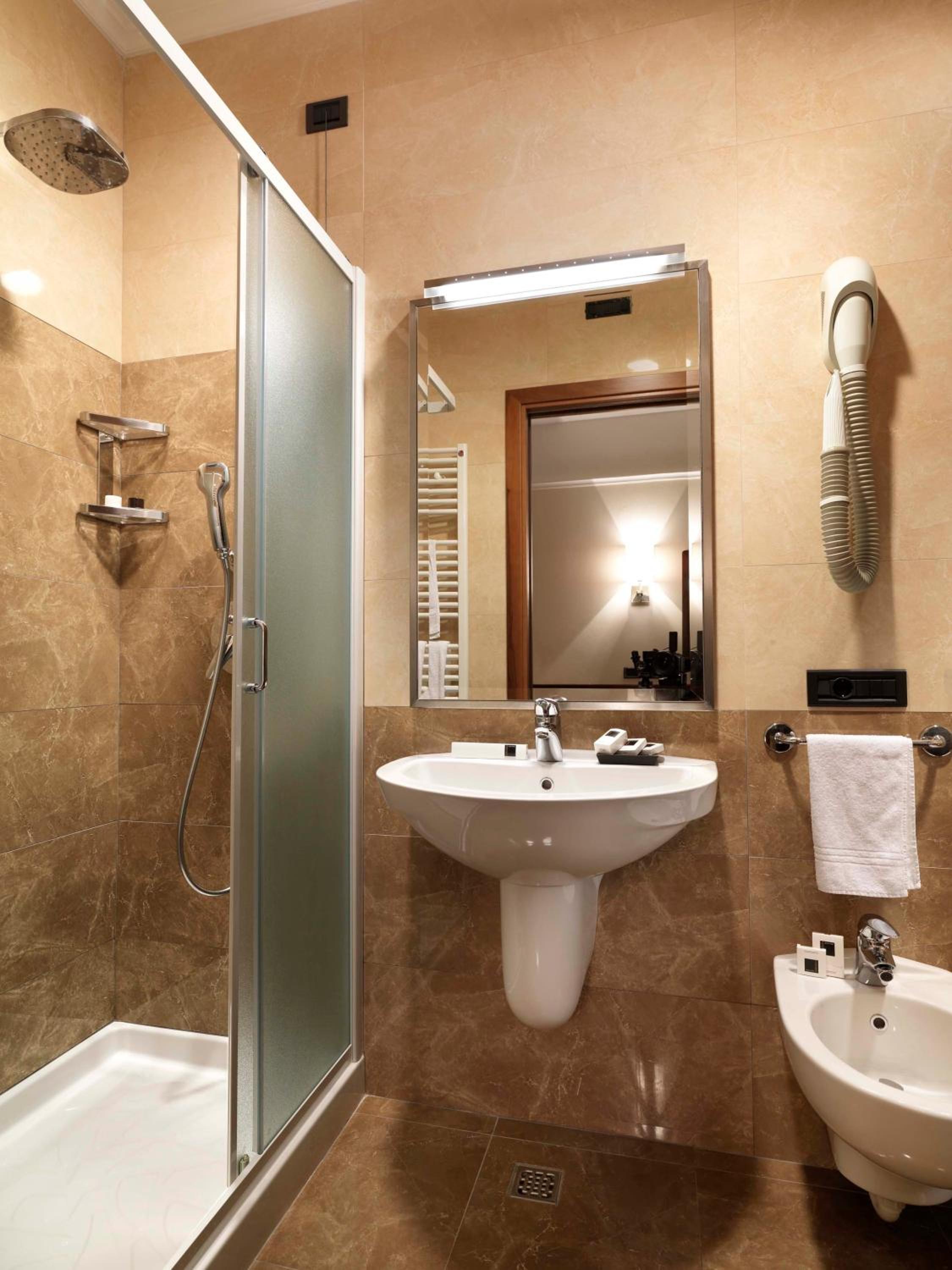 Triple Room - Photo 2