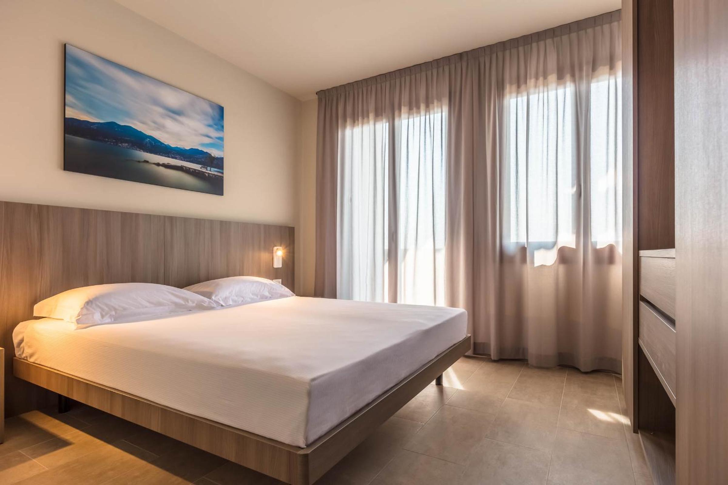 Grand Family Suite (2 Adults + 4 Children)