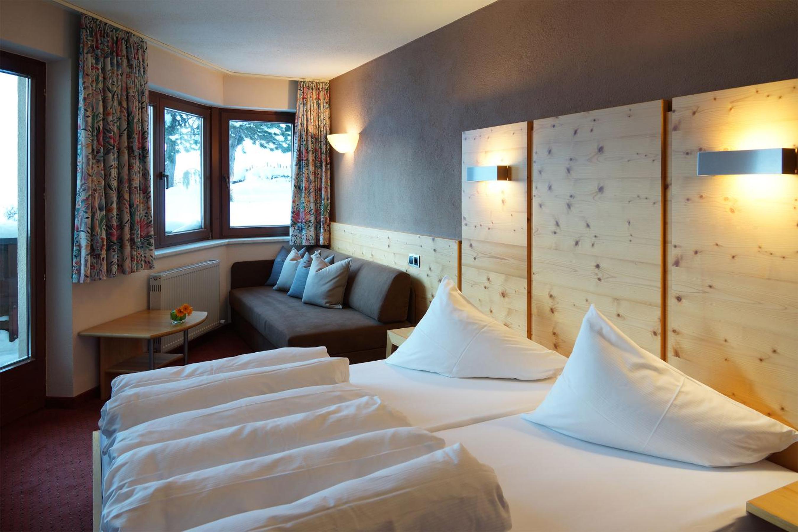 Double Room with Balcony (3 Adults) photo 1