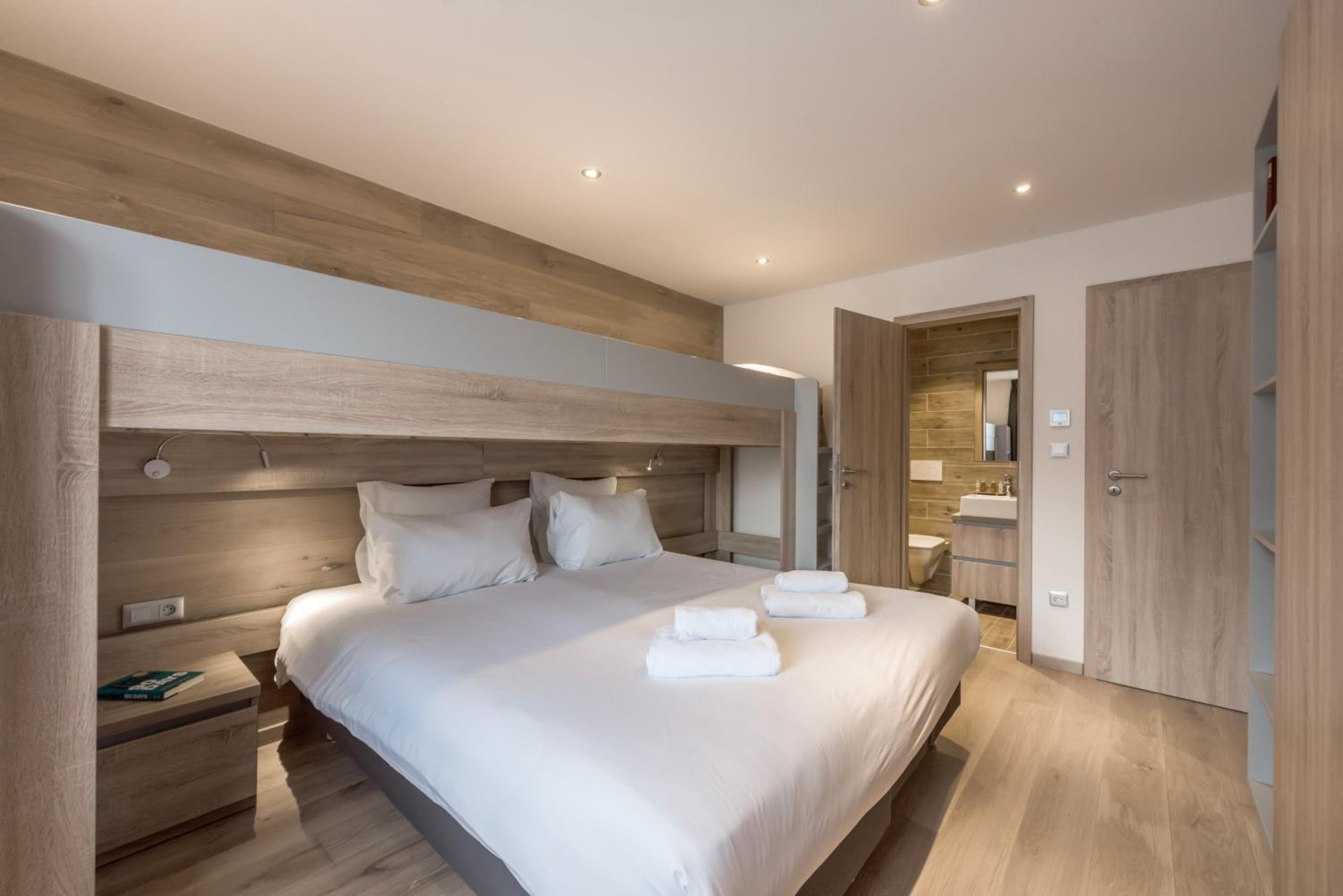 Deluxe Two-Bedroom Apartment with 2 Bathrooms (Meranti) photo 3