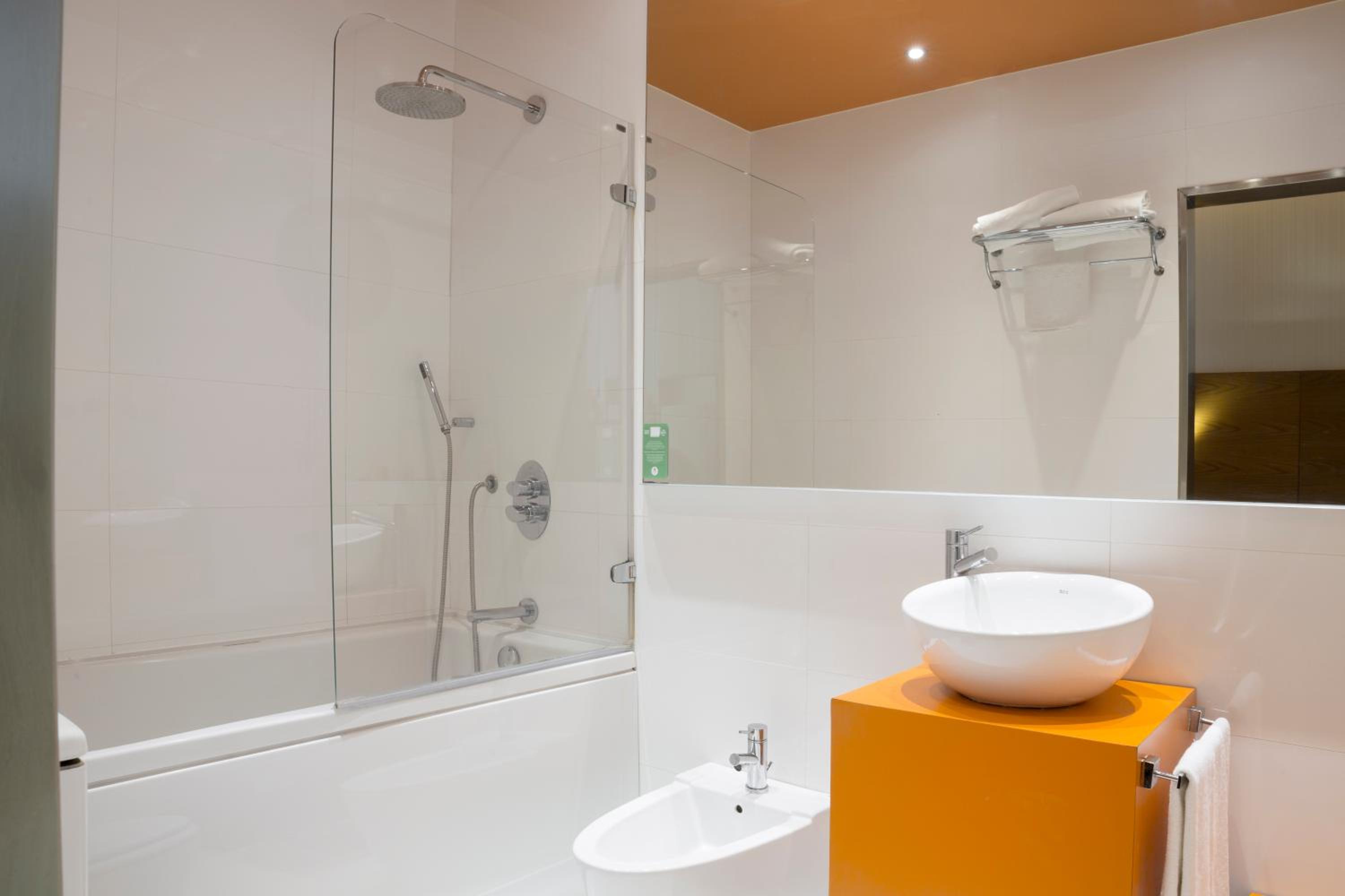 Double Room - Photo 7
