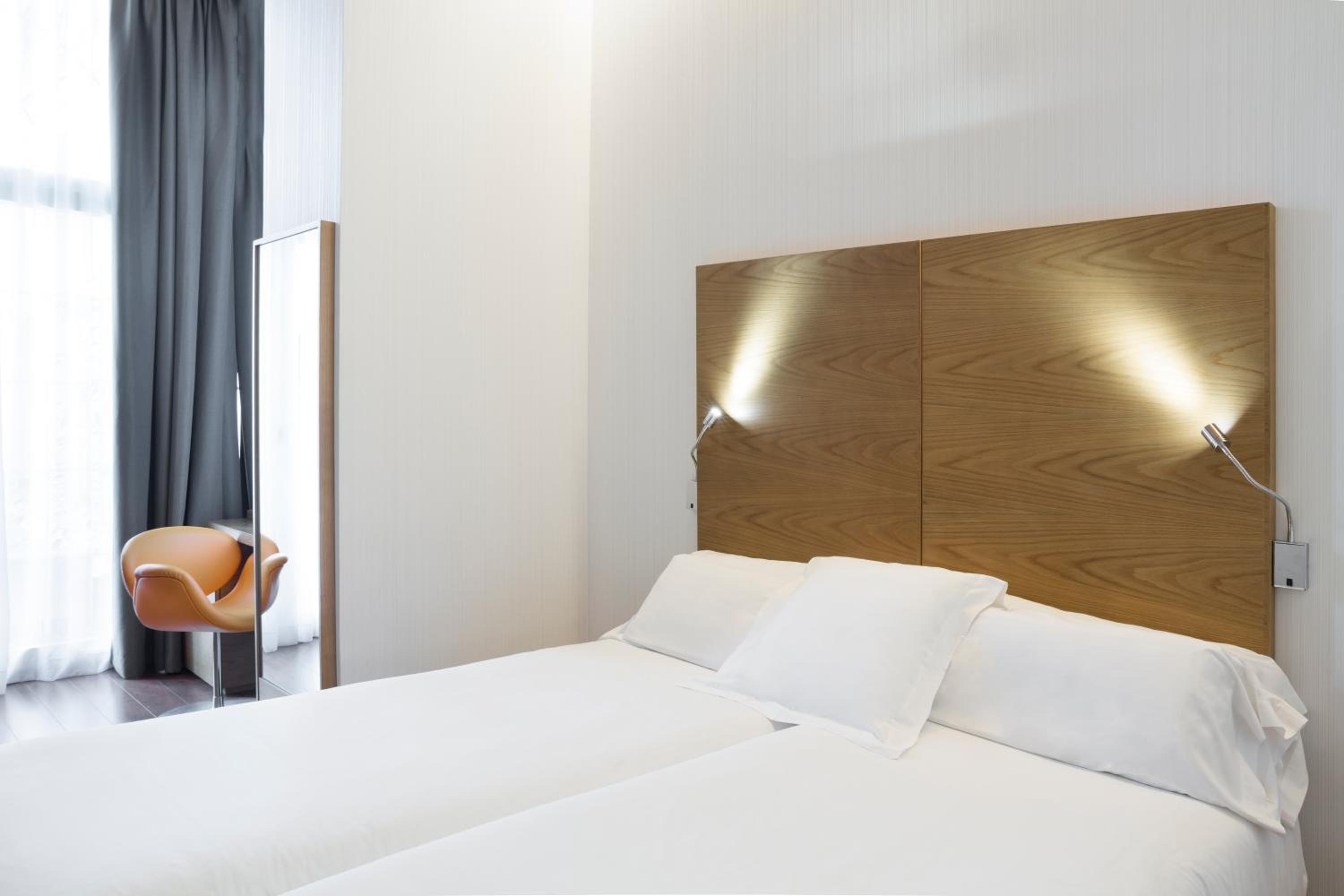 Double Room - Photo 5