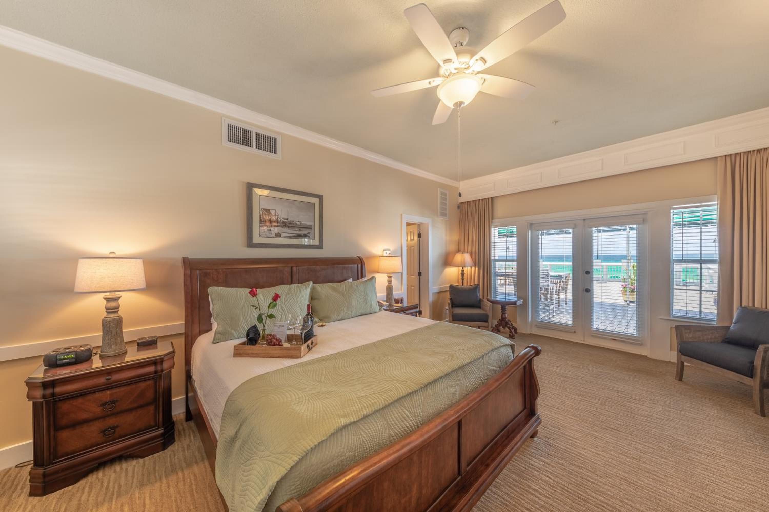 Deluxe King Room photo 2