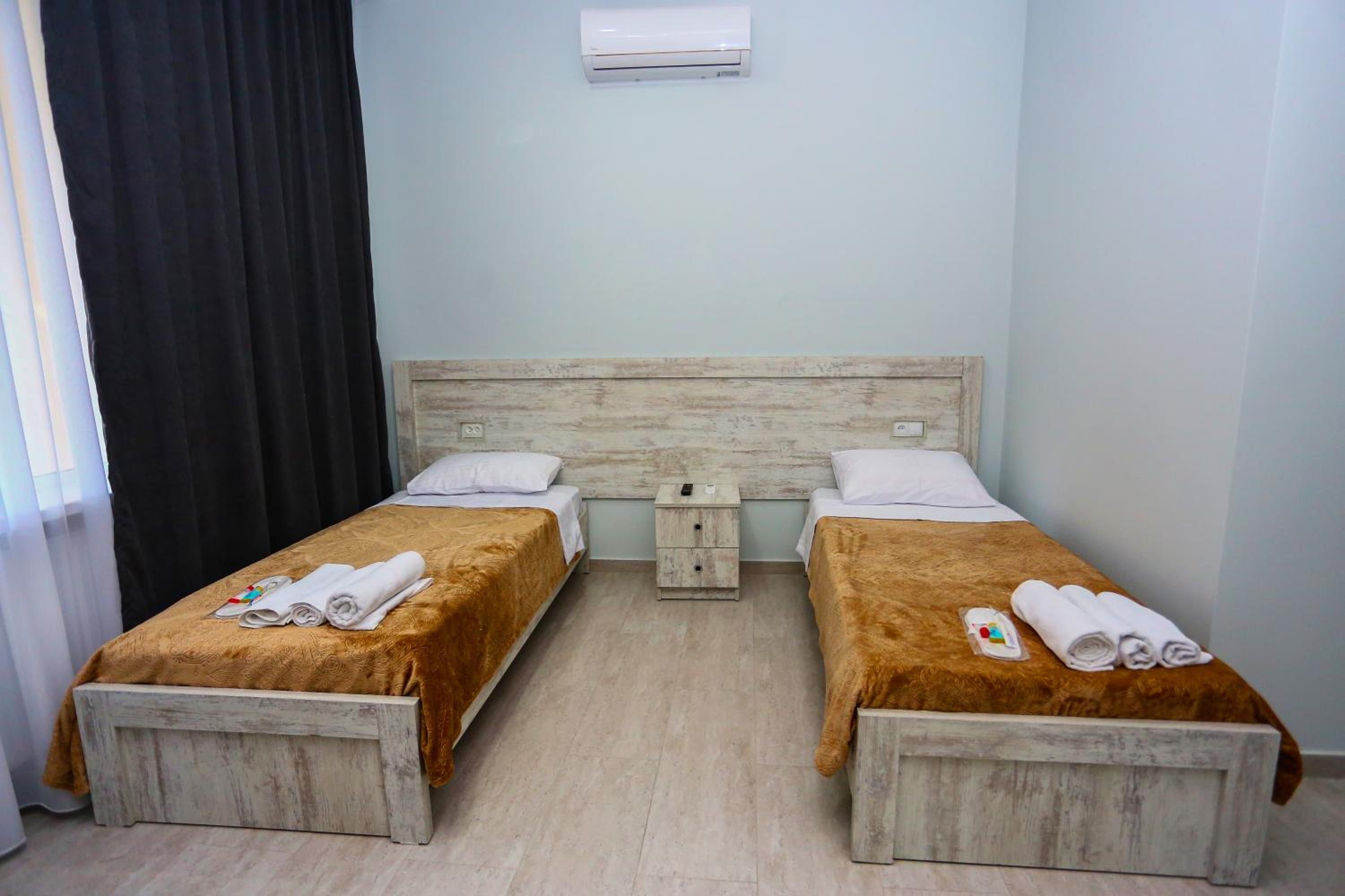 Standard Double or Twin Room photo 3
