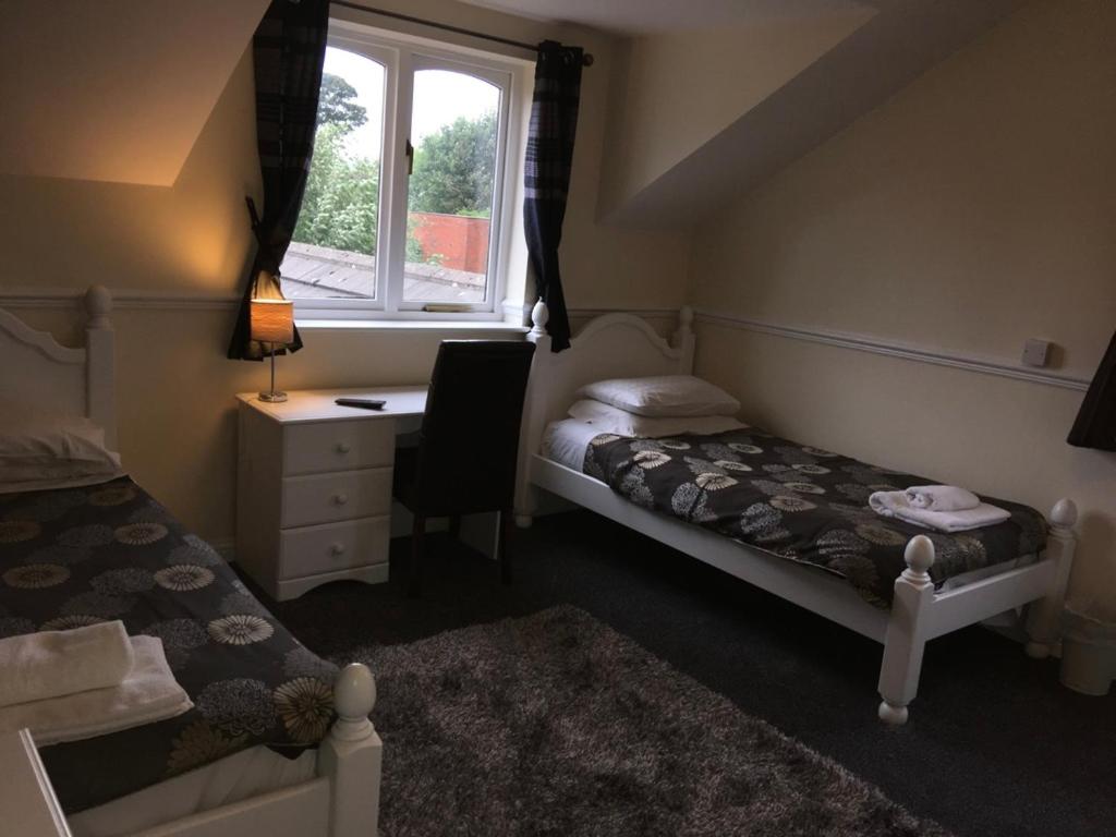 Twin Room with Garden View - Photo 2