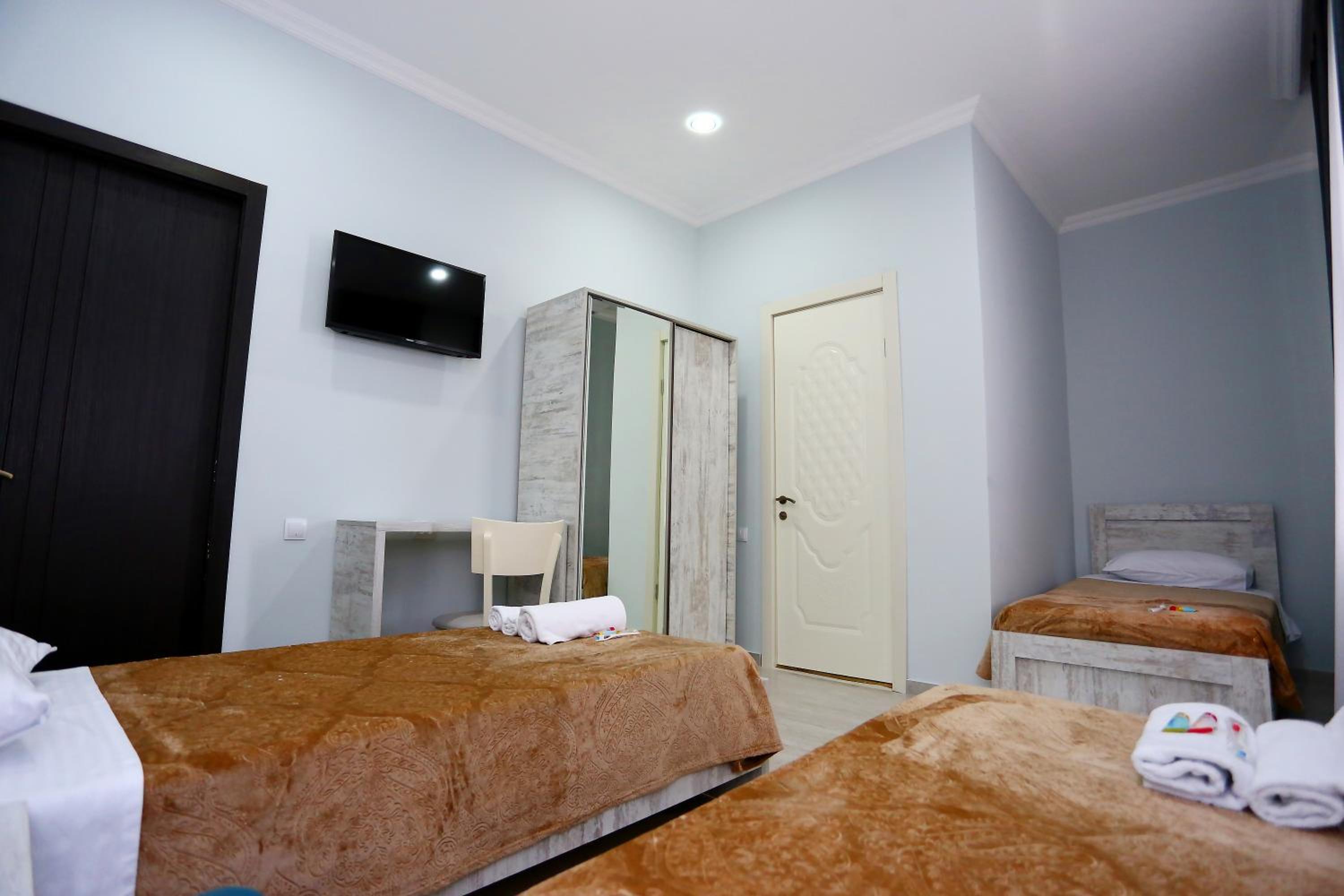 Classic Triple Room photo 2