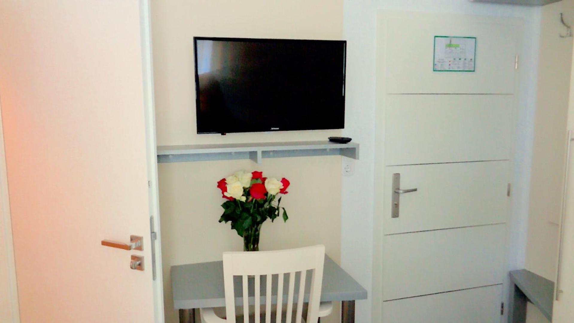 Standard Twin Room - Photo 1