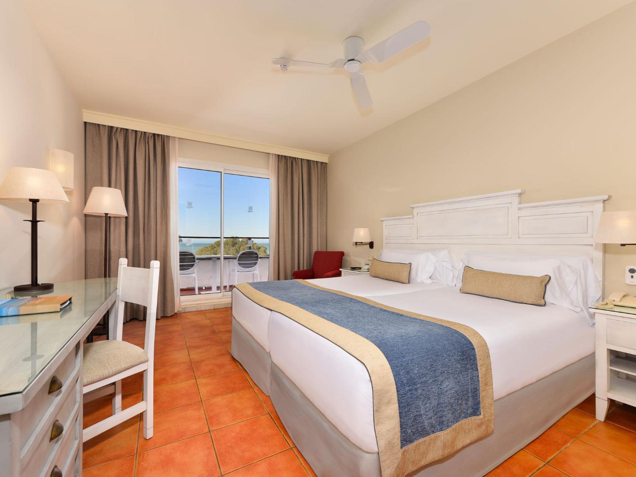 Habitación Doble con Vista al Mar frontal