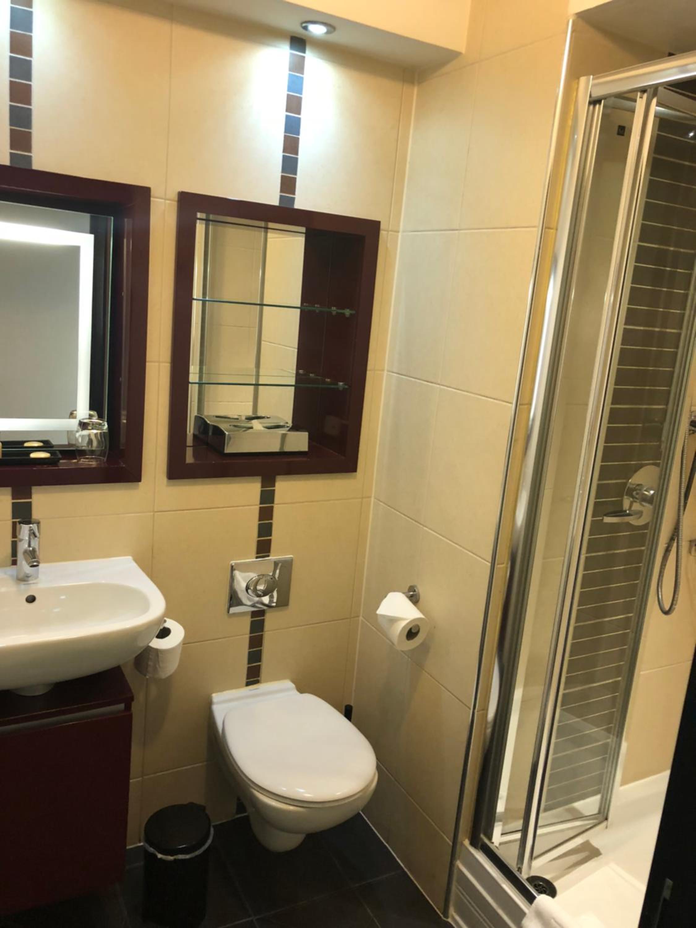Standard Double Room - Photo 2