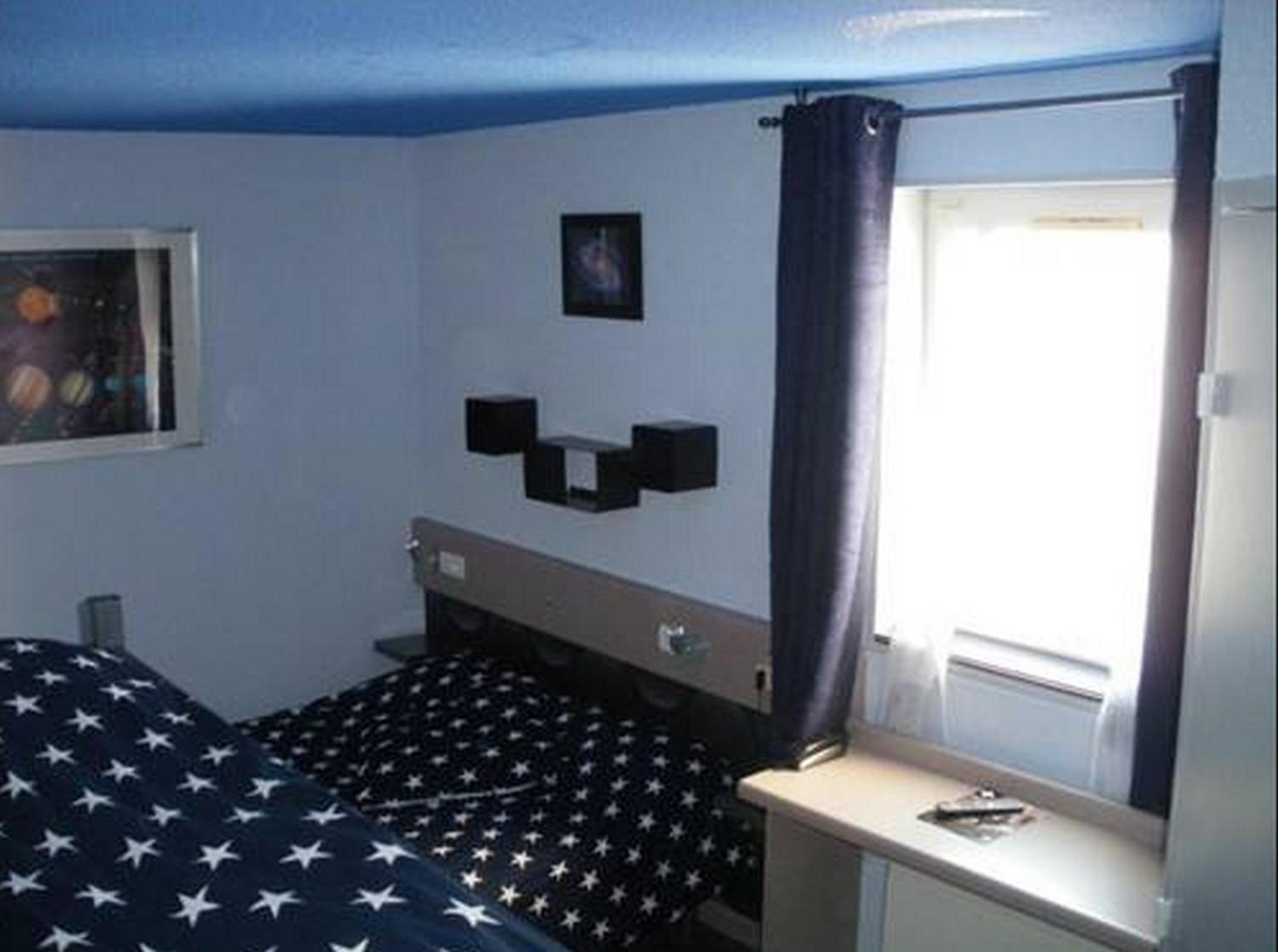 Family Room (2 Adults + 2 Children) - Photo 10