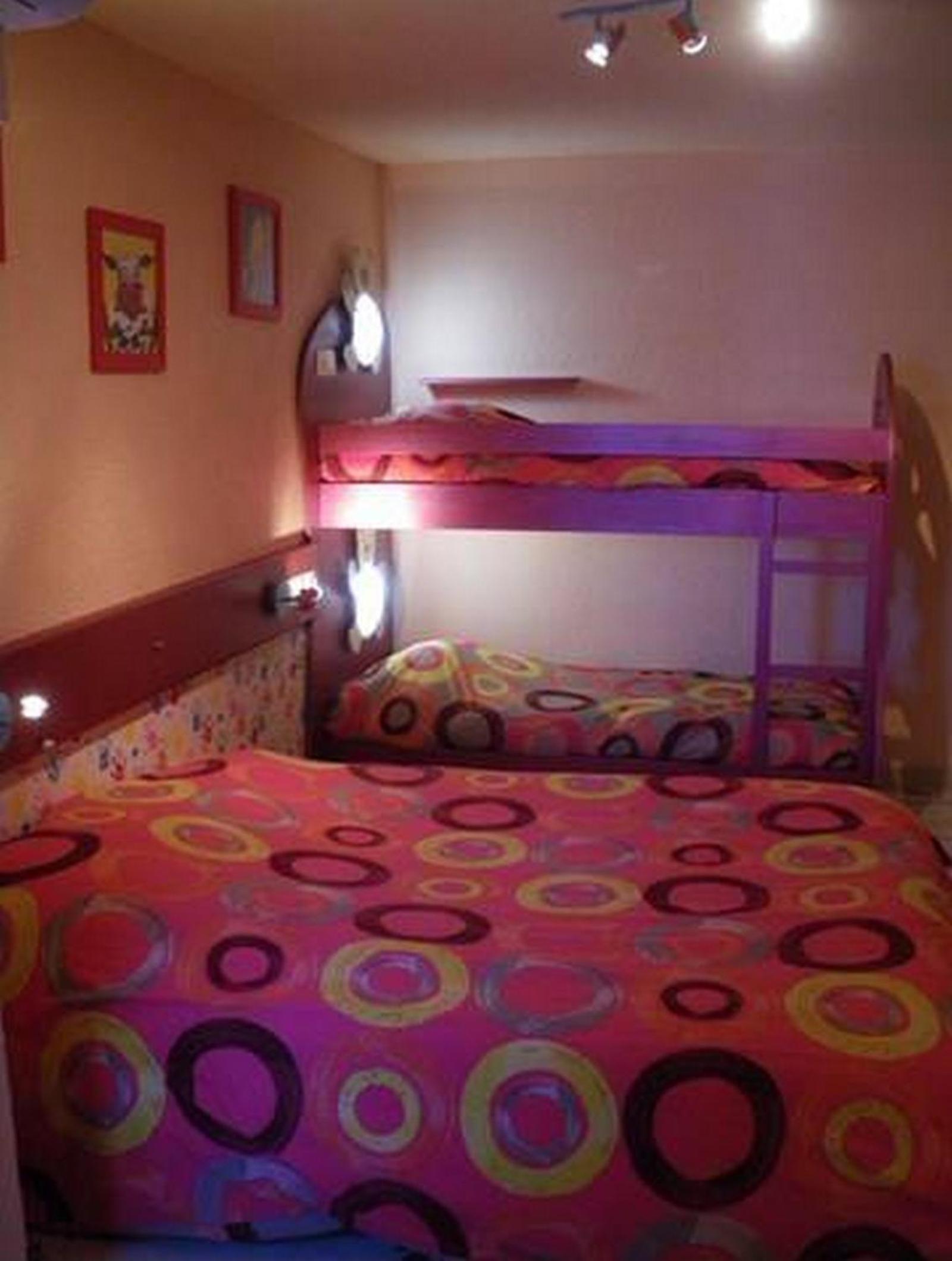Family Room (2 Adults + 2 Children) - Photo 6