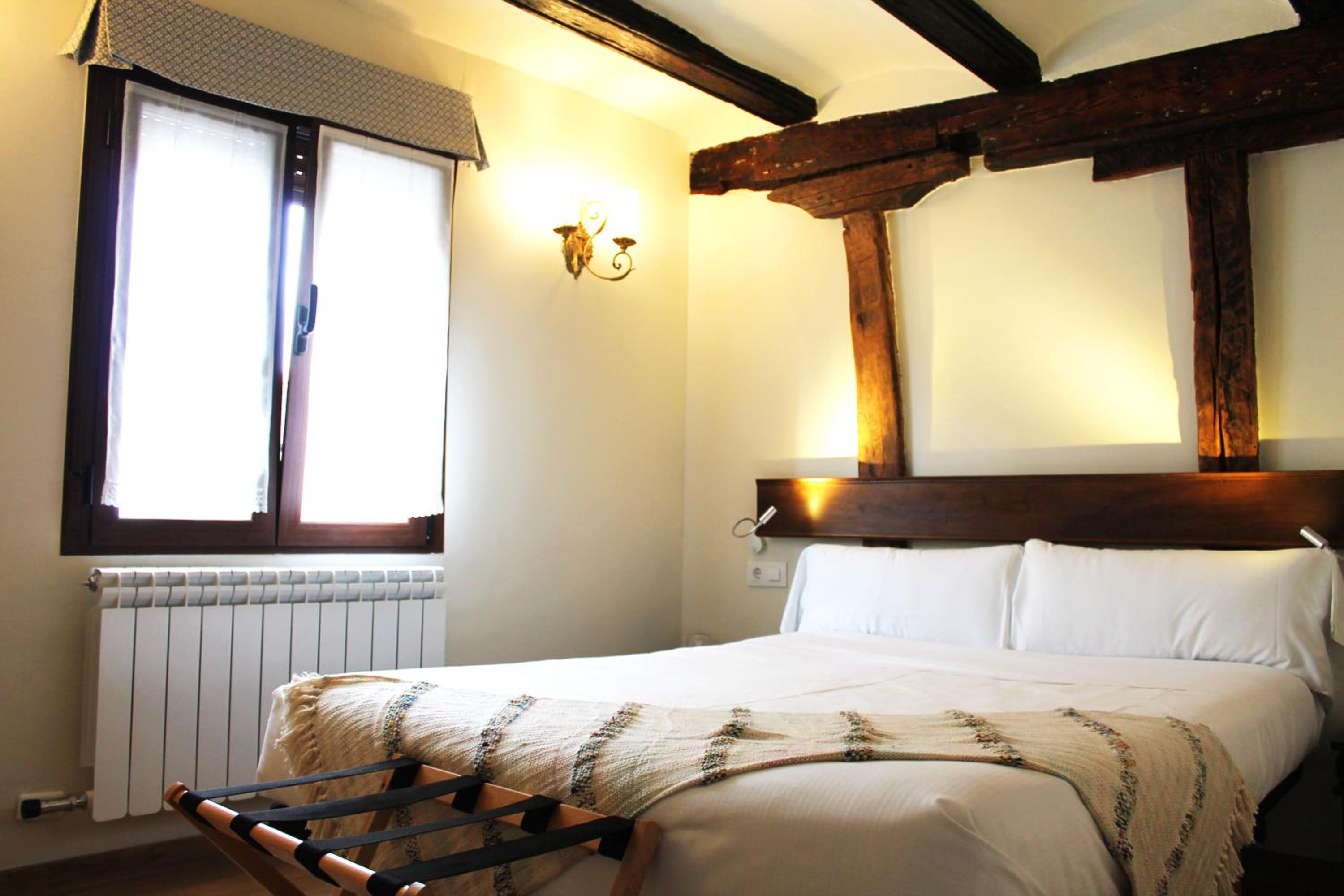 Double Room with Private Bathroom photo 3
