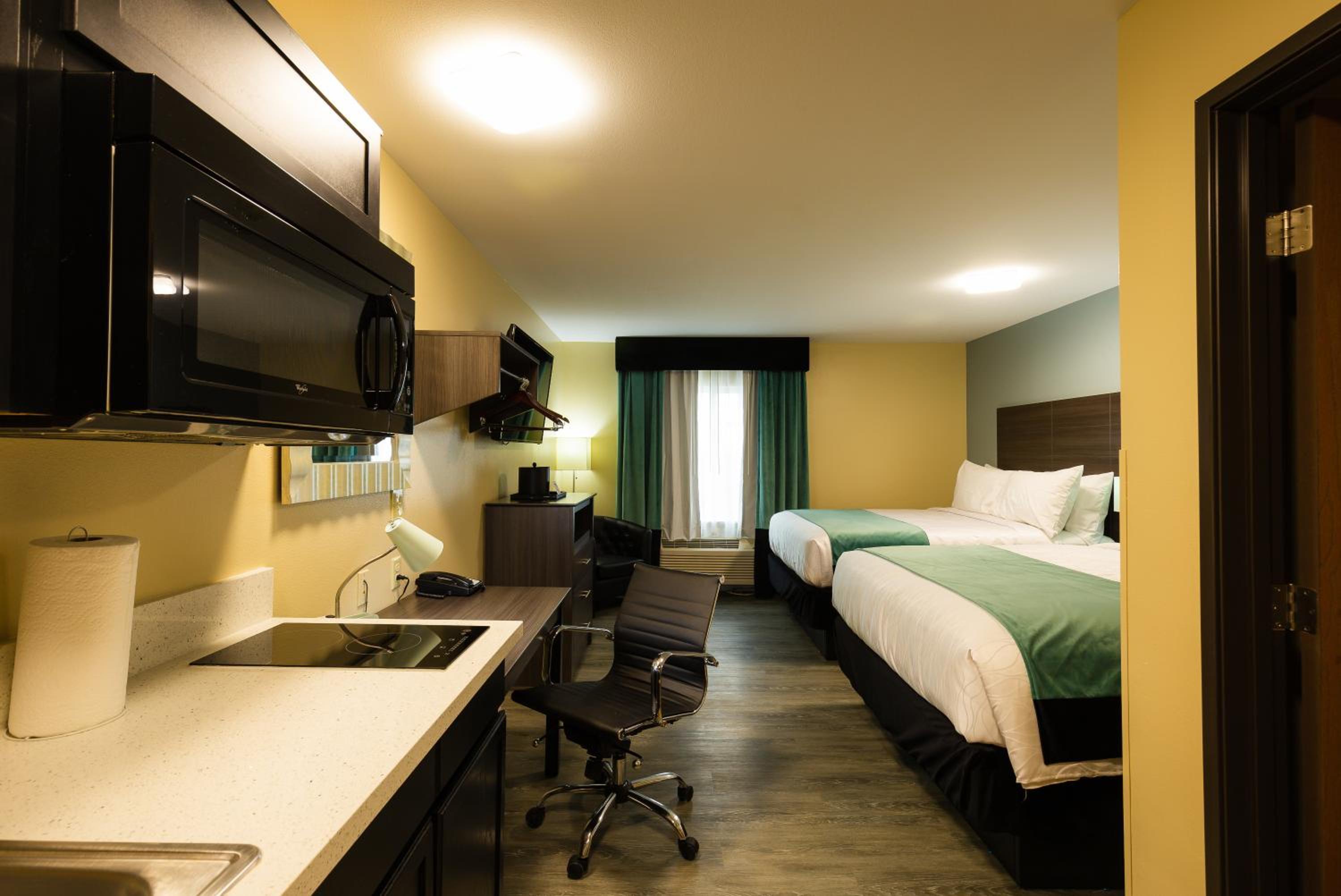 Queen Room with Two Queen Beds - Non-Smoking