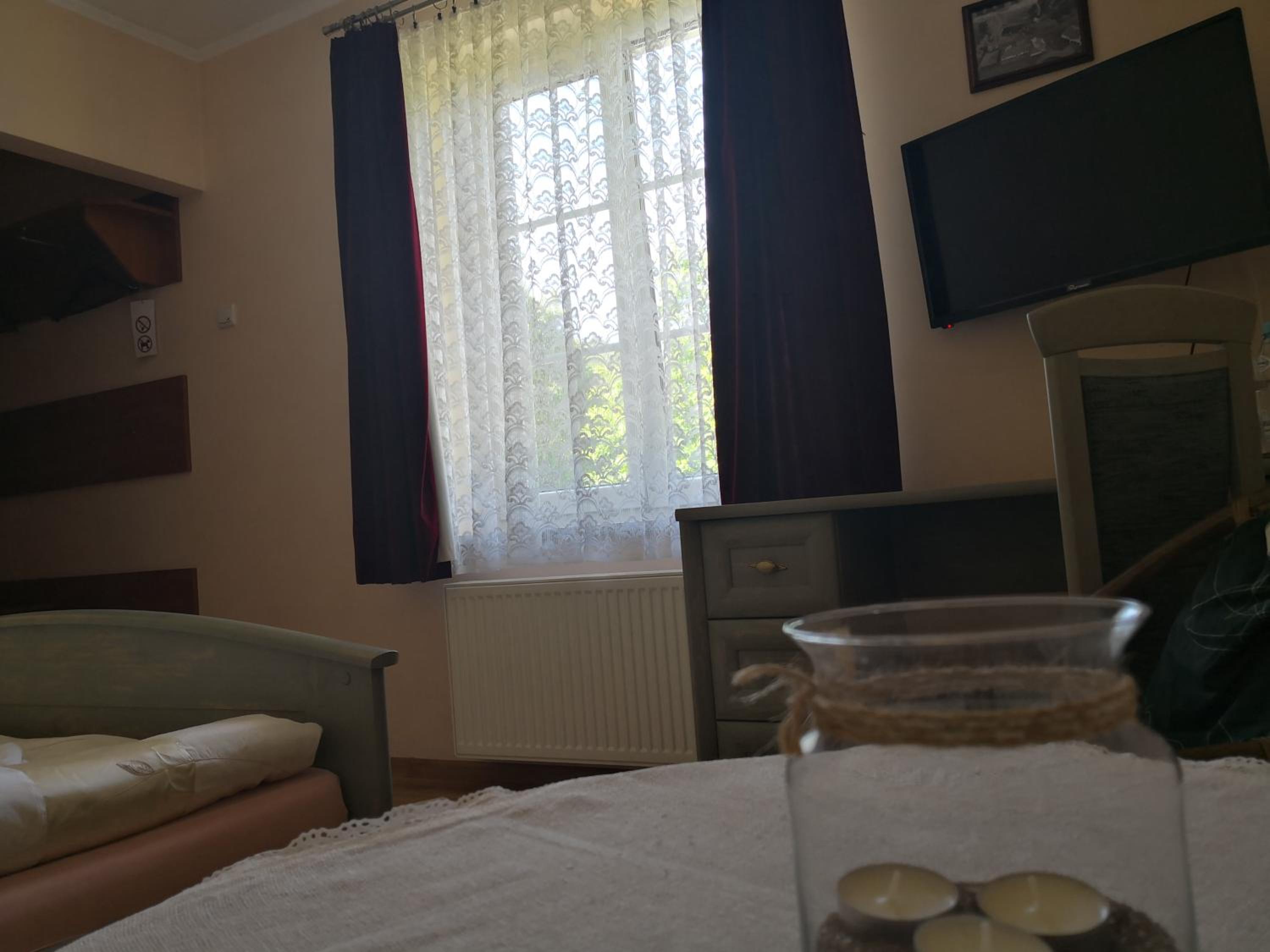 Double Room with Private Bathroom - Photo 1
