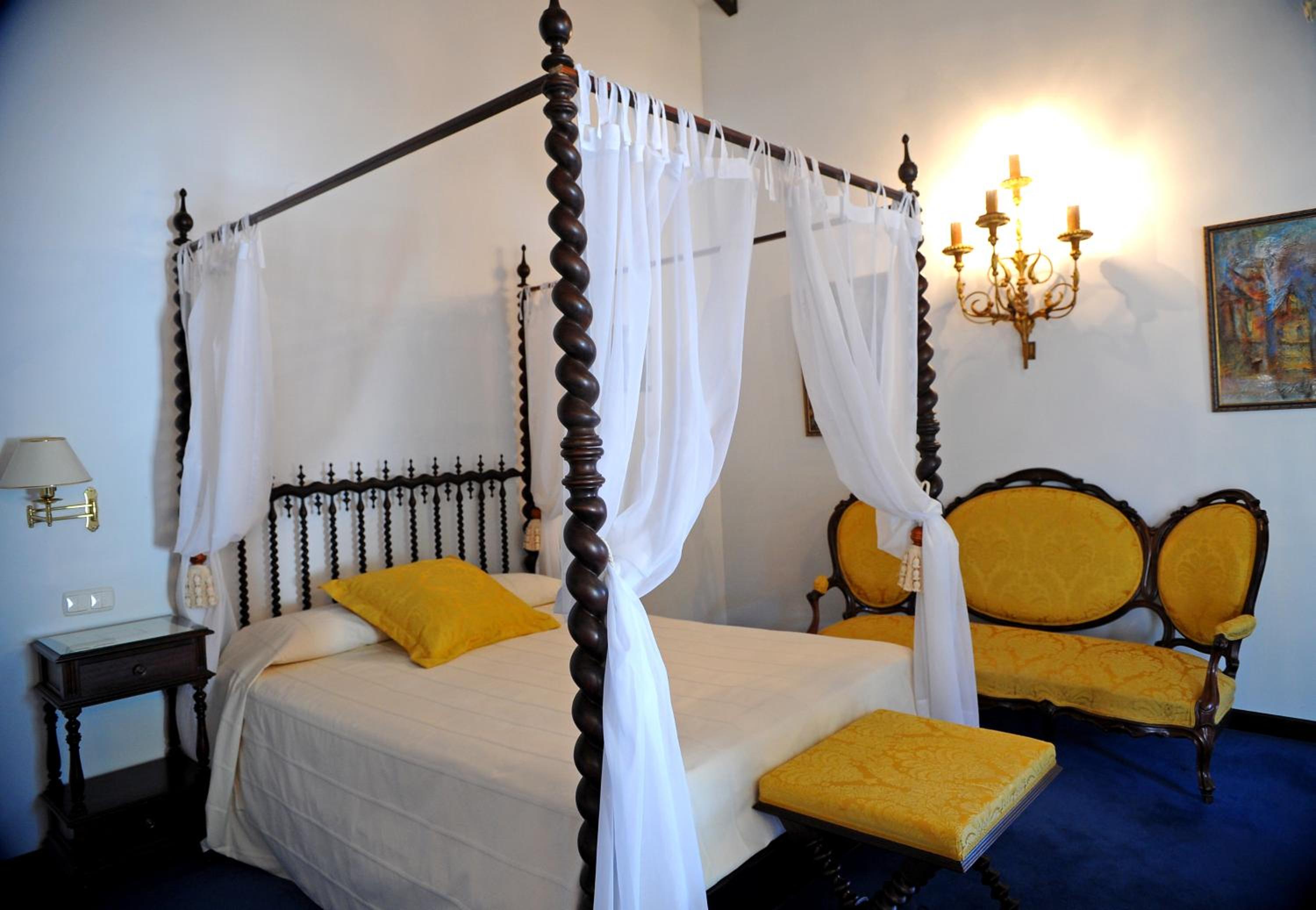 Suite with Hydro Massage and Terrace - Photo 37