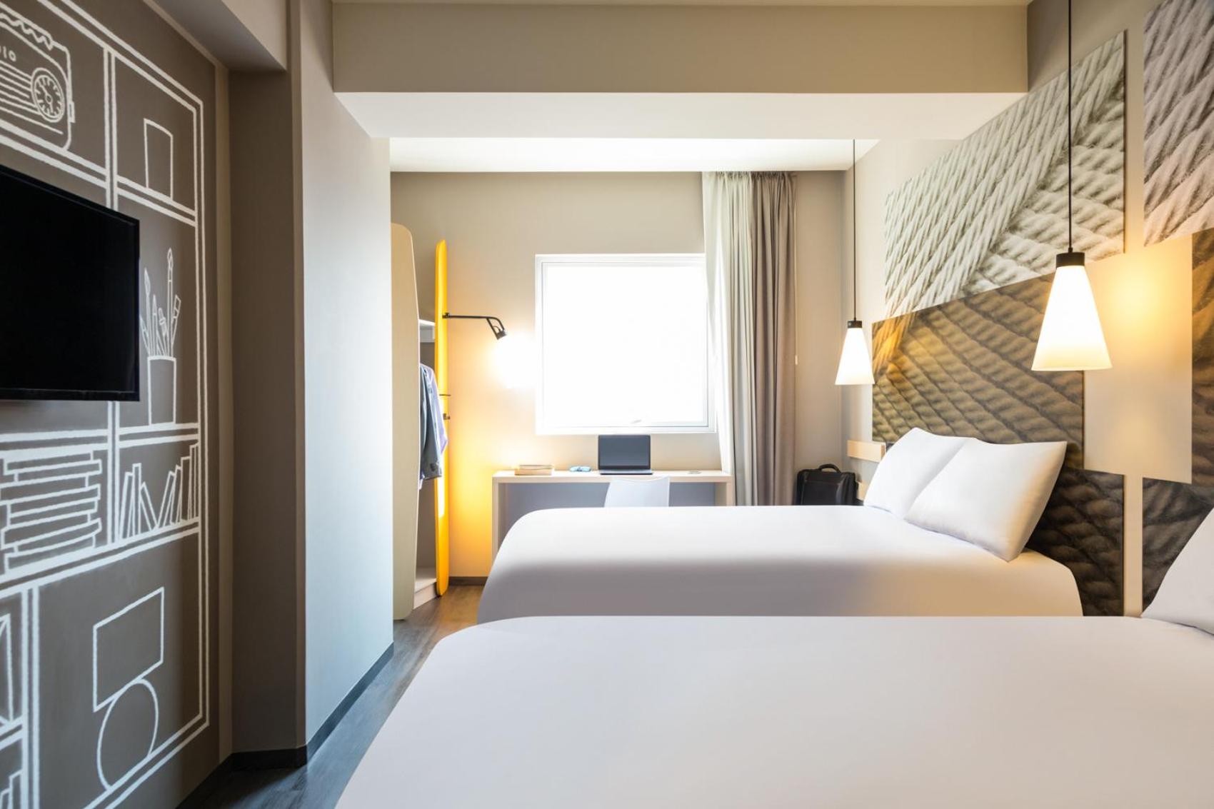 Standard Room with Twin Double Beds